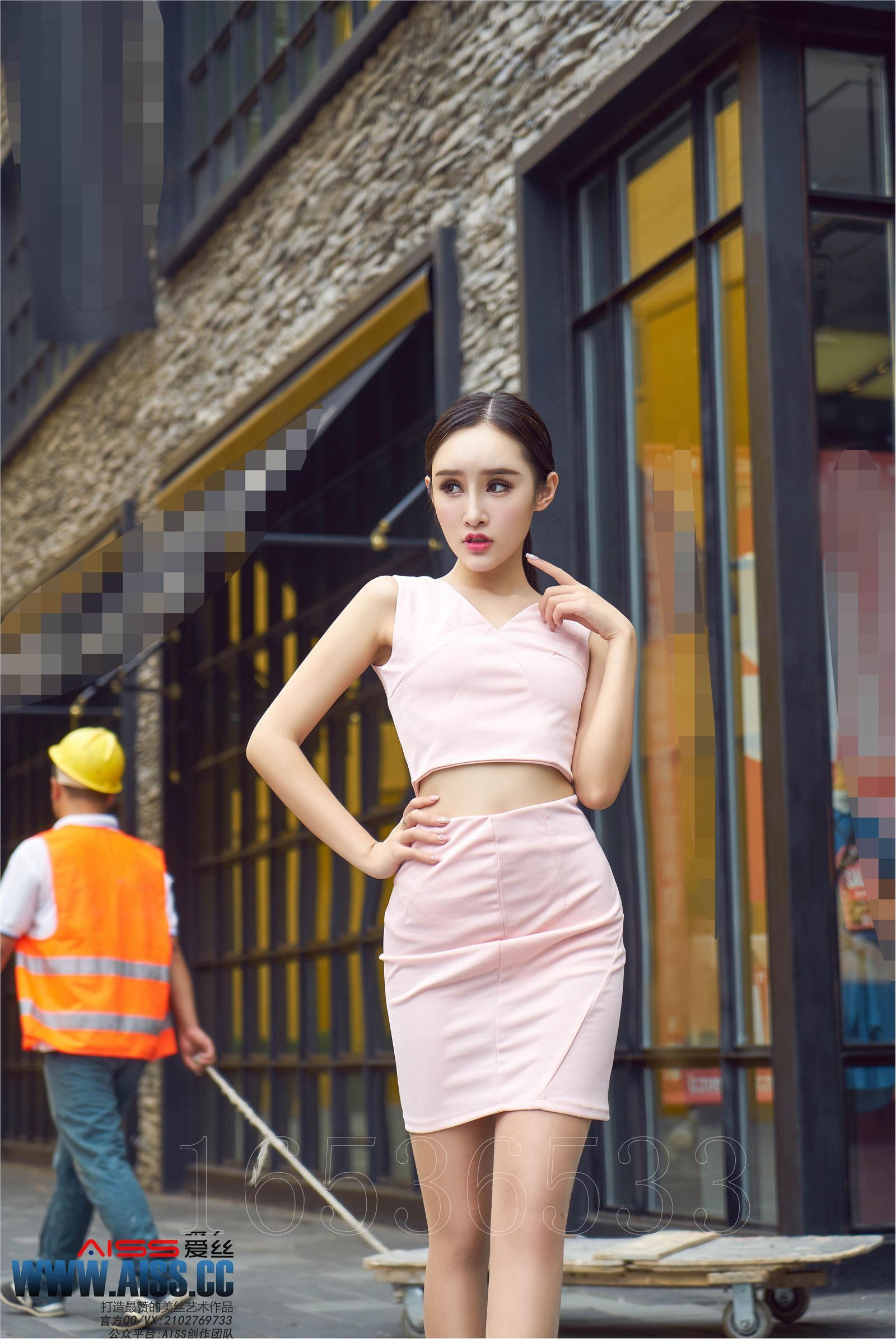 [AISS爱丝]丝袜美腿外拍 4108 欣杨 街角美人