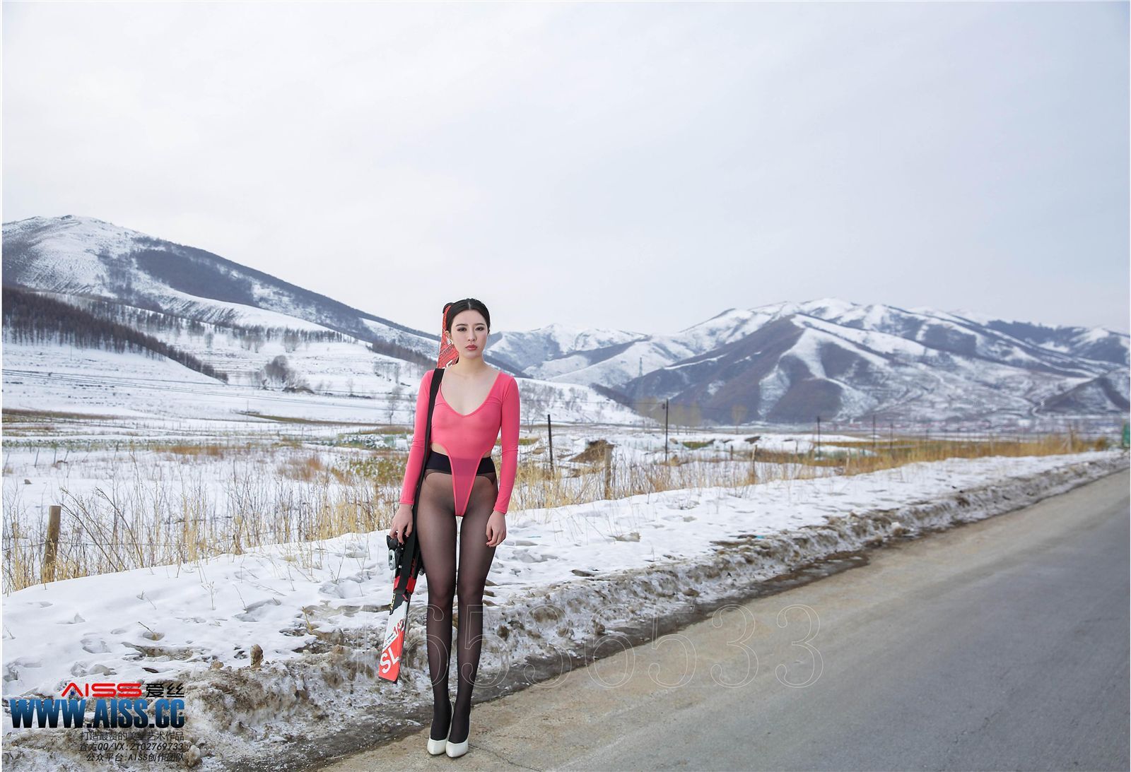 [AISS爱丝]丝袜美腿外拍 4114 冰雪女神
