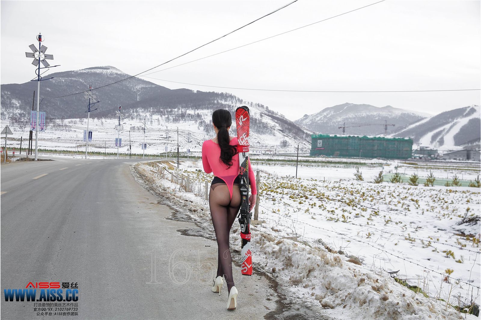 [AISS爱丝]丝袜美腿外拍 4114 冰雪女神