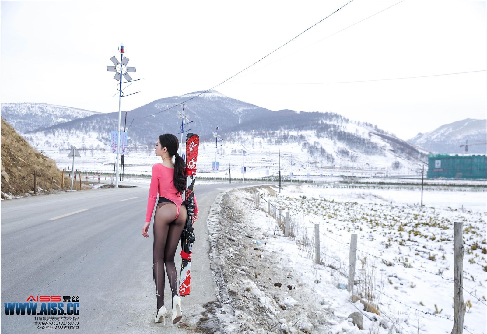 [AISS爱丝]丝袜美腿外拍 4114 冰雪女神