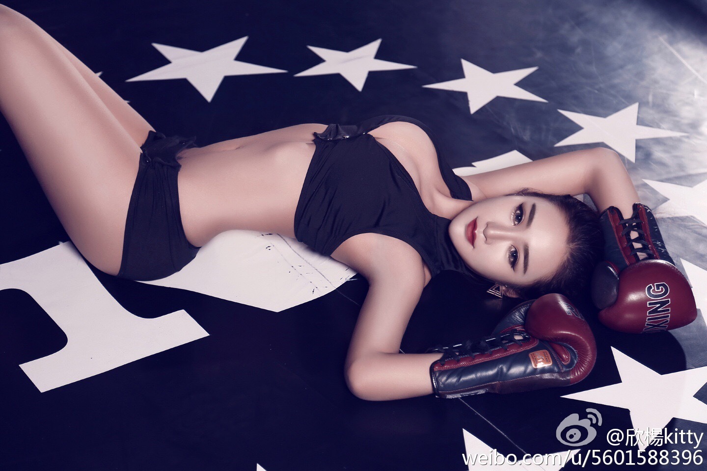 AISS爱丝明星模特欣楊KITTY 爆乳写真