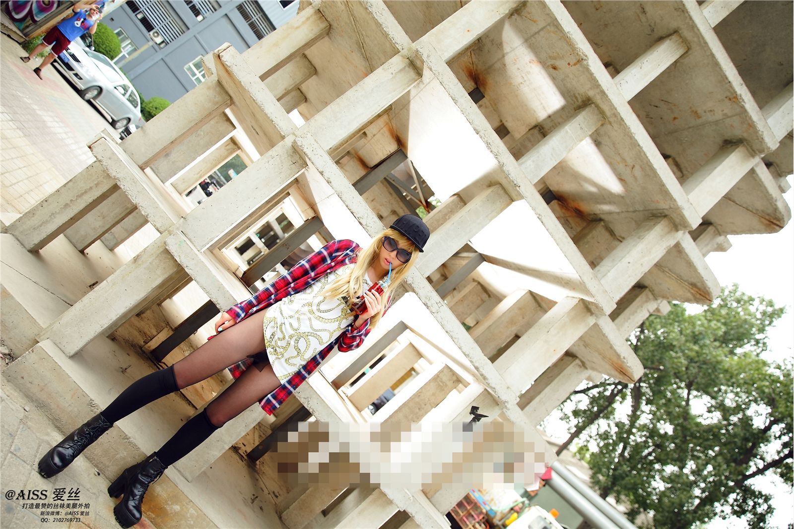 [AISS爱丝] 丝袜美腿外拍 高清原版大图 NO.034 街头范儿