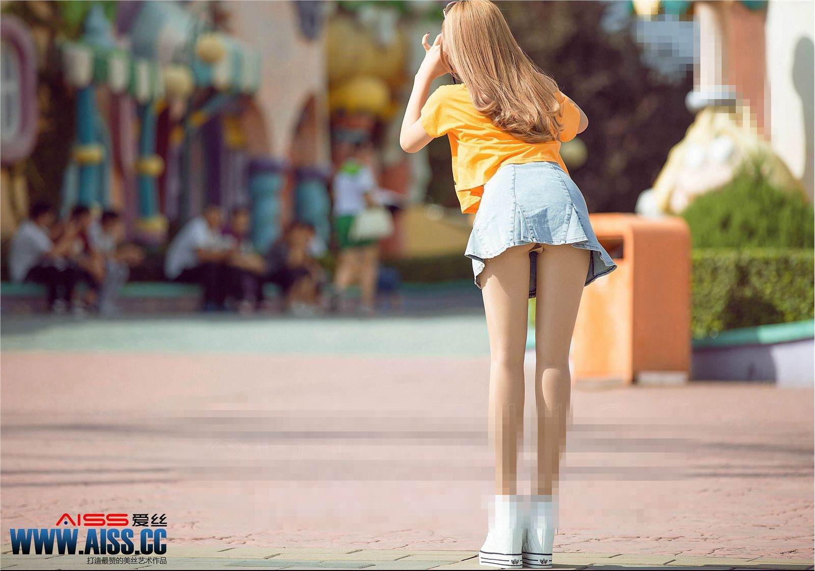 [AISS爱丝]丝袜美腿外拍 NO.071 何冉的假期2