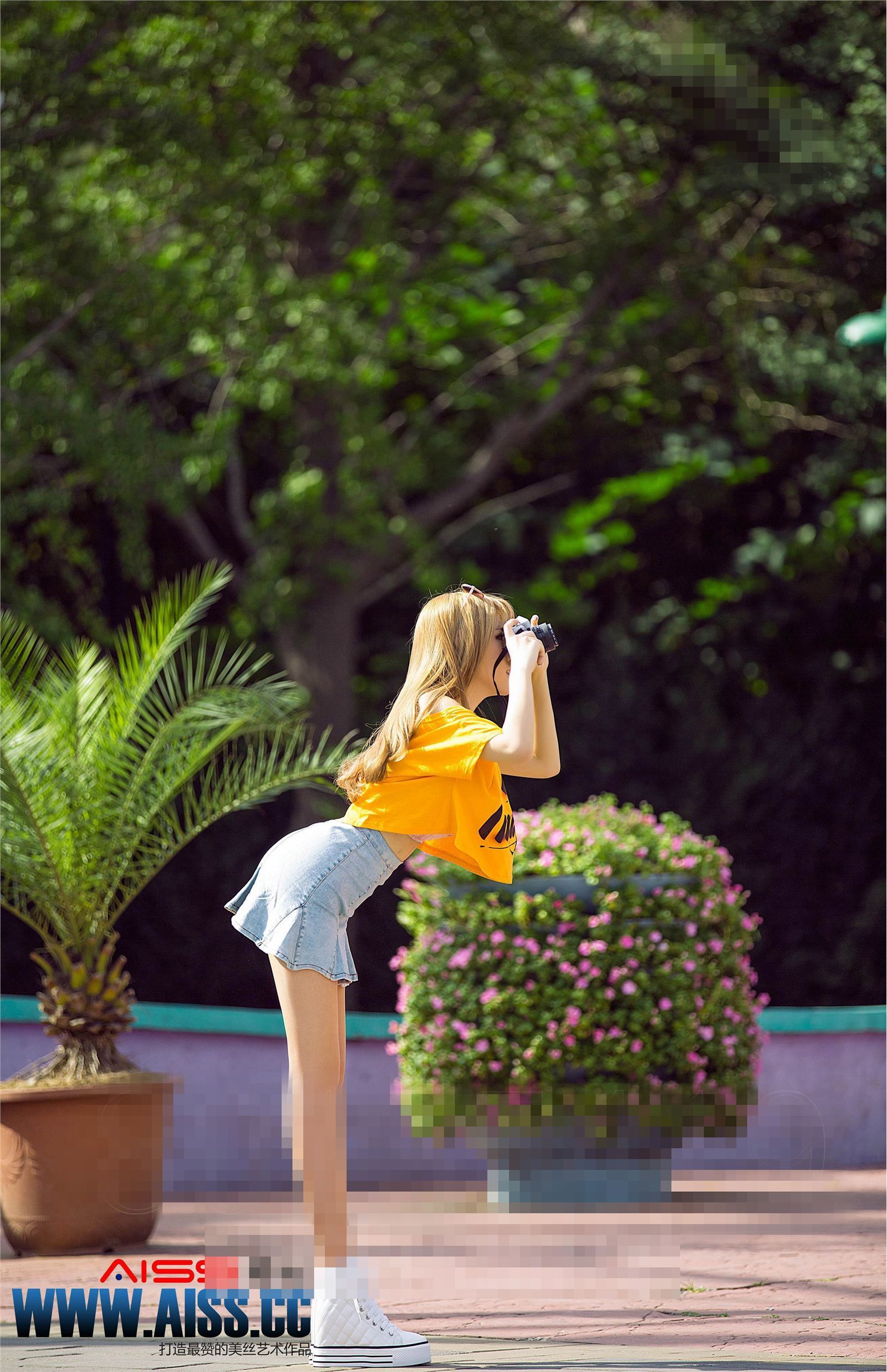 [AISS爱丝]丝袜美腿外拍 NO.071 何冉的假期2