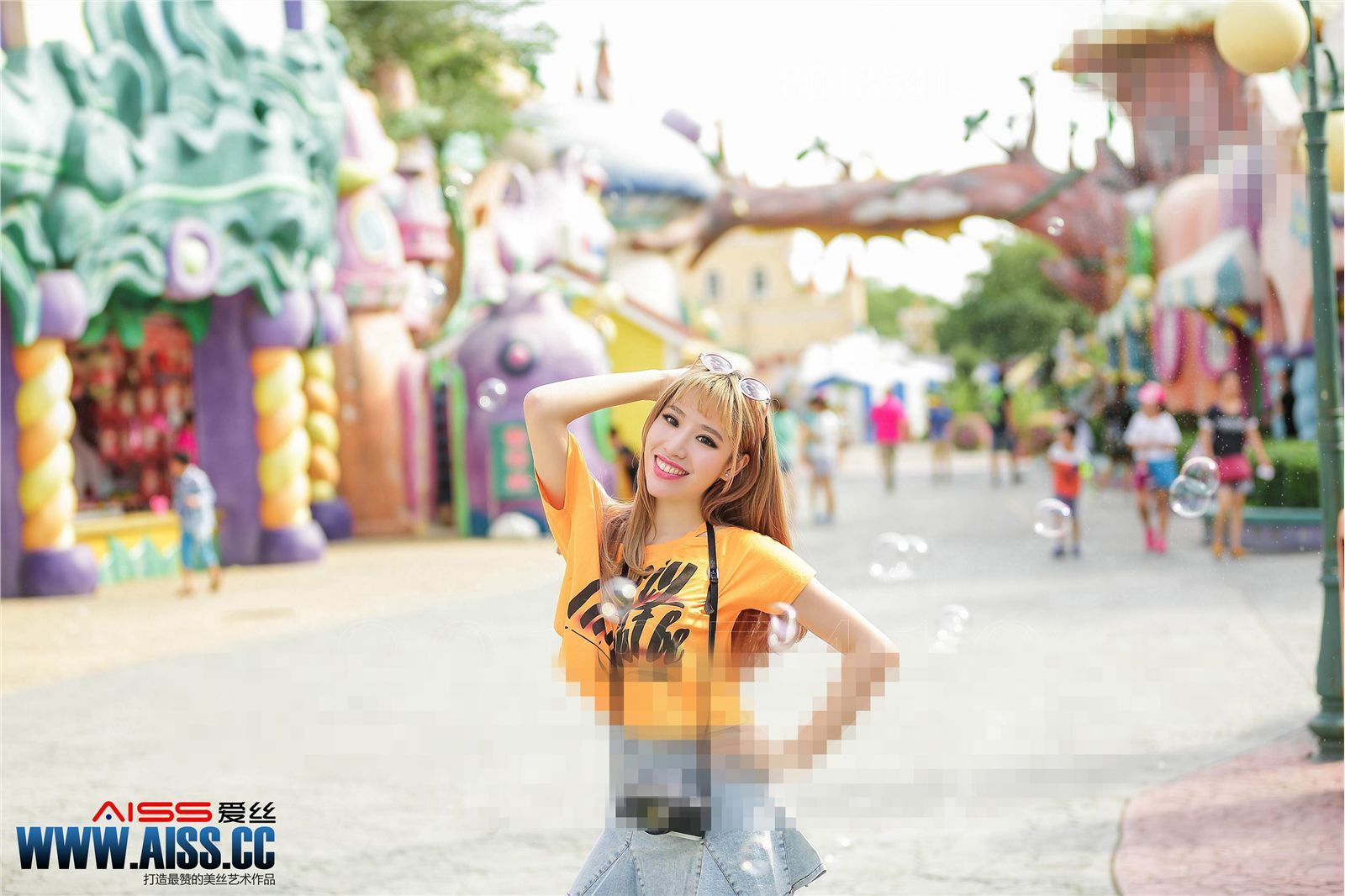 [AISS爱丝]丝袜美腿外拍 NO.071 何冉的假期2