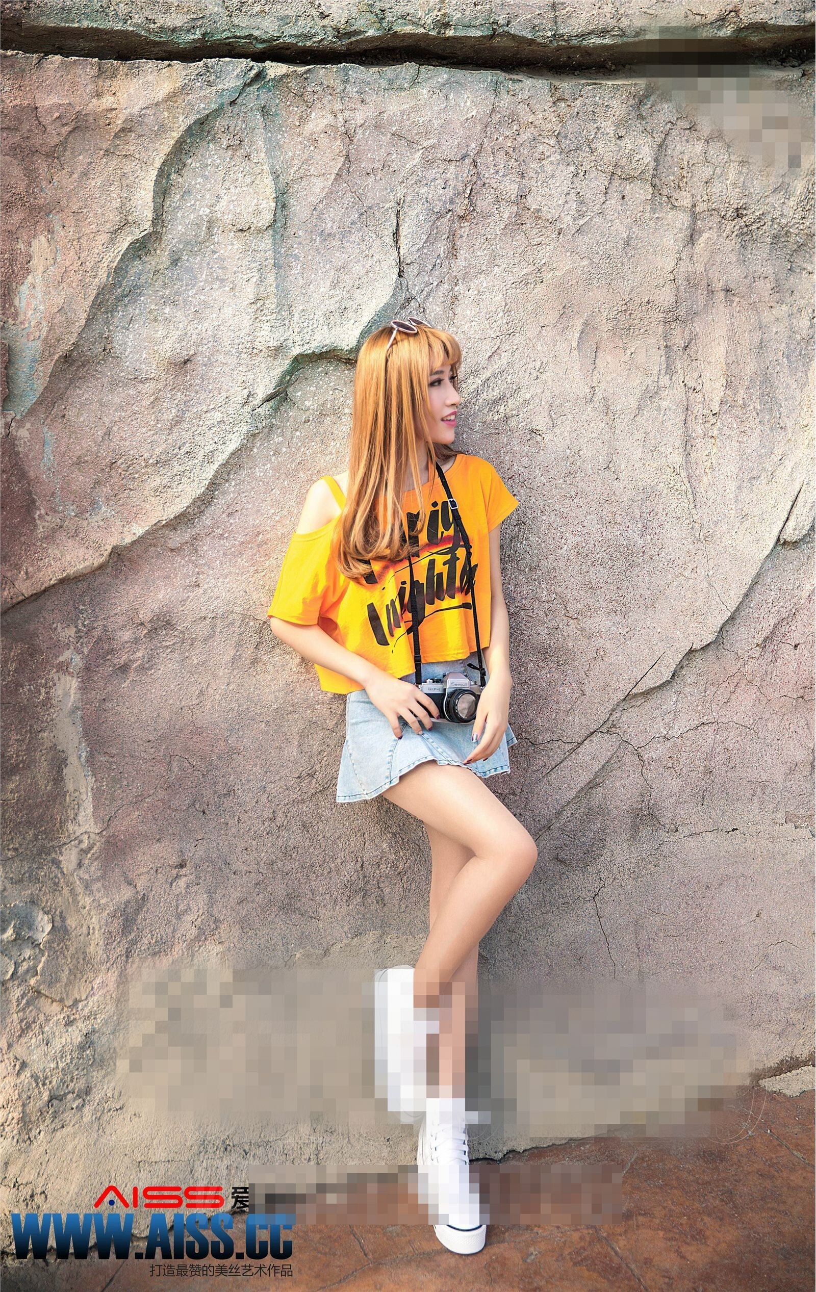 [AISS爱丝]丝袜美腿外拍 NO.071 何冉的假期2