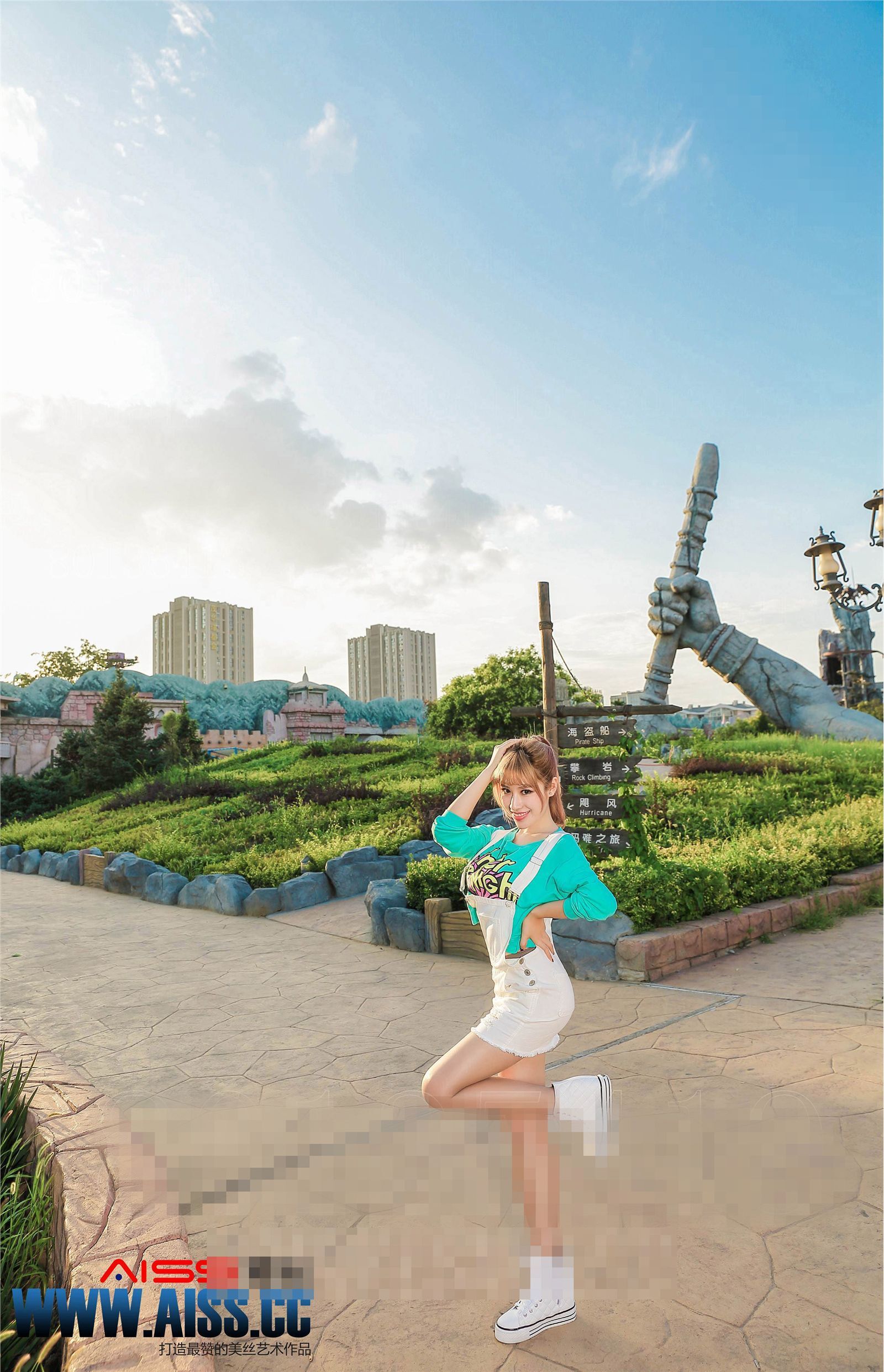 [AISS爱丝]丝袜美腿外拍 NO.071 何冉的假期2