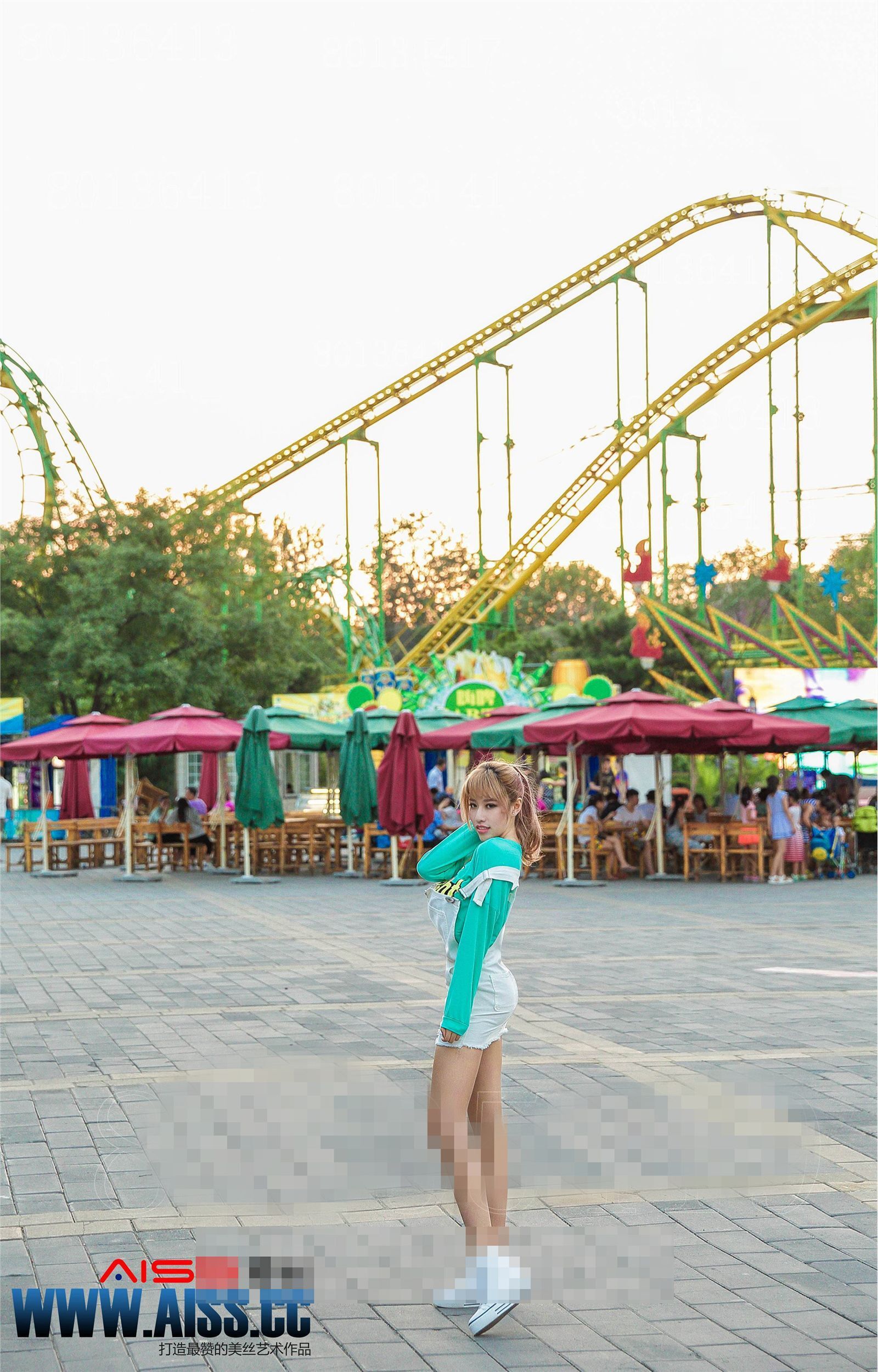 [AISS爱丝]丝袜美腿外拍 NO.071 何冉的假期2