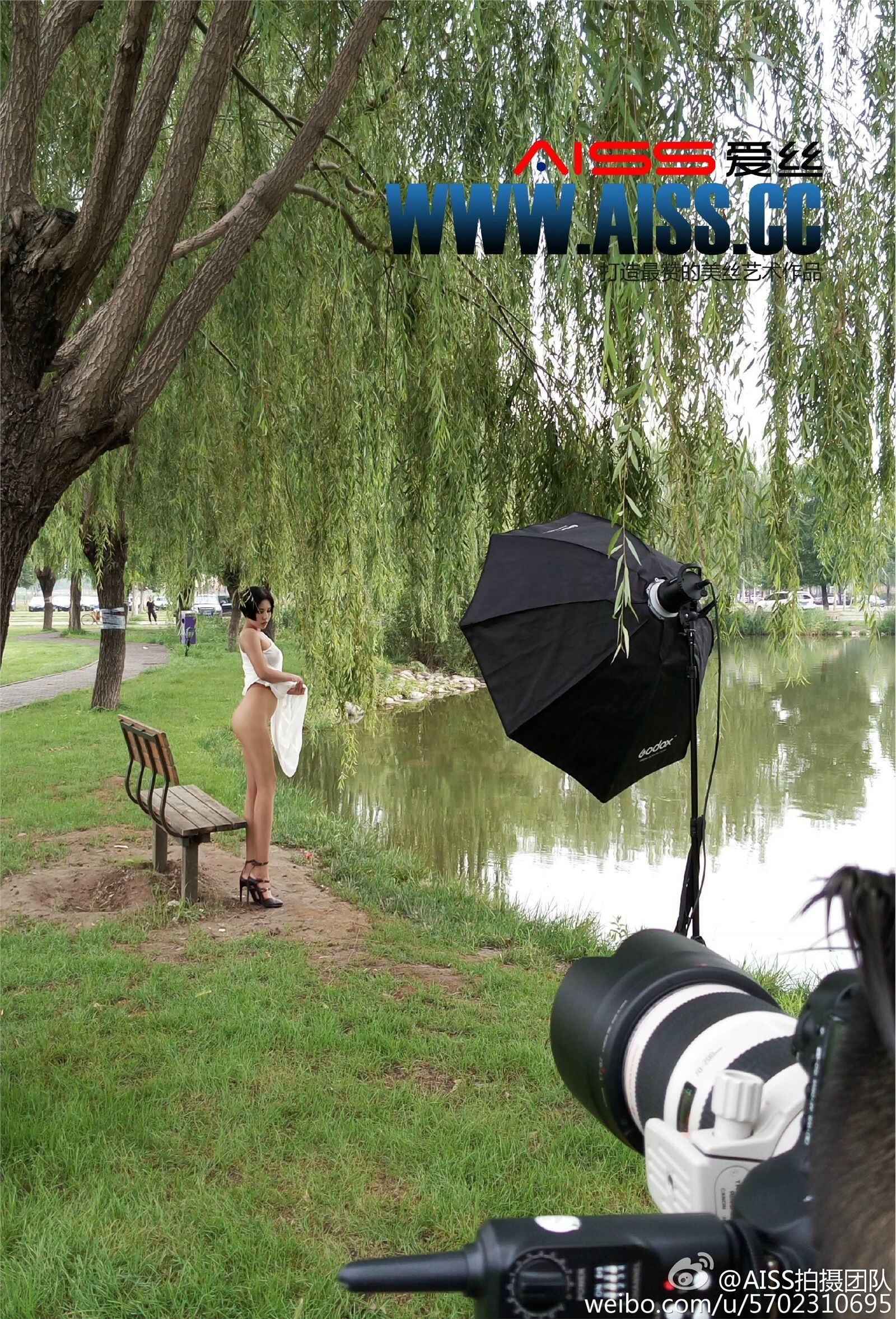 [AISS爱丝]丝袜美腿外拍 NO.073 圣诞丝袜狂欢