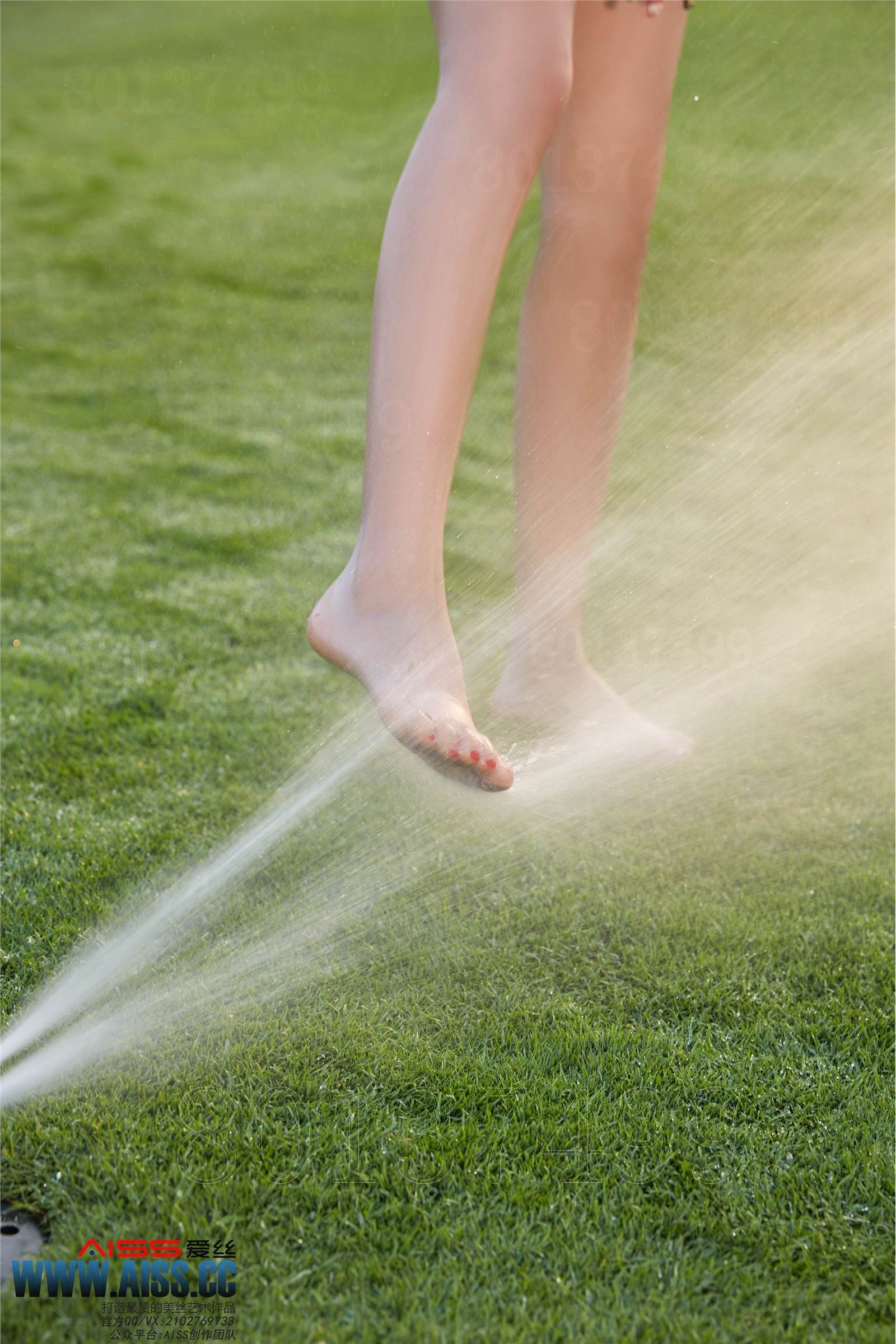 [AISS爱丝]丝袜美腿外拍 NO.100 美丝球童