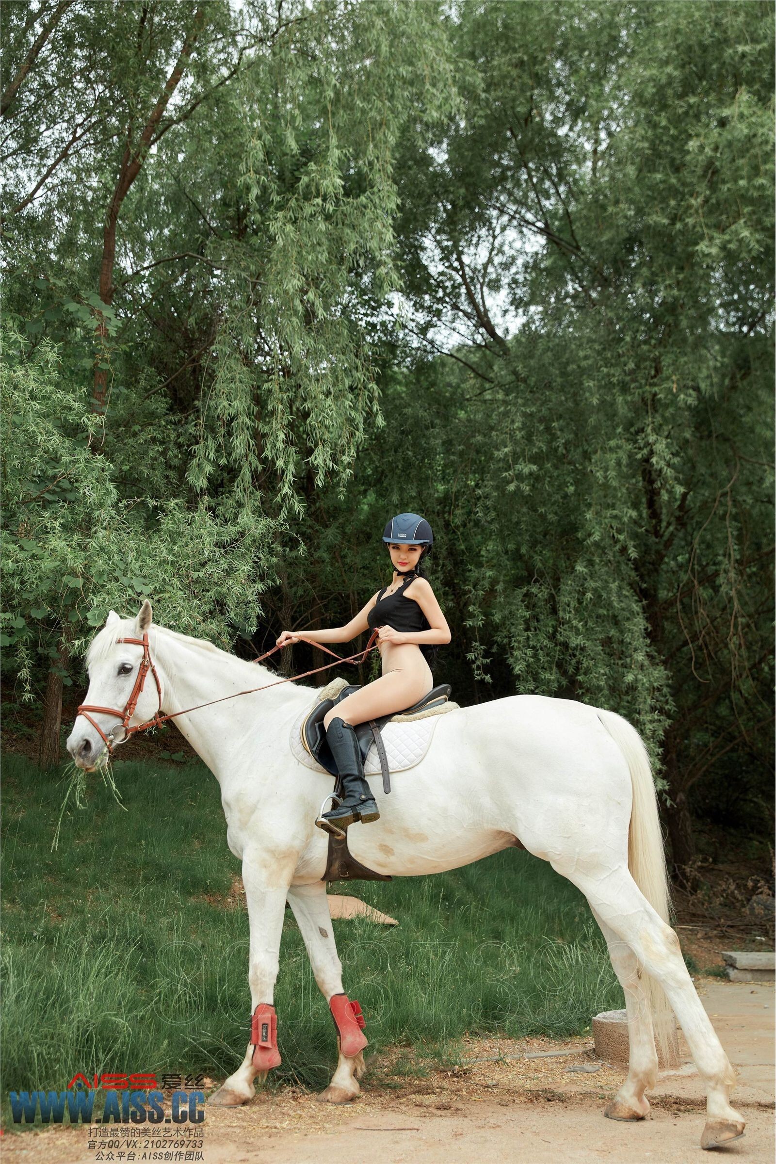 [AISS爱丝]丝袜美腿外拍 NO.103 女骑士