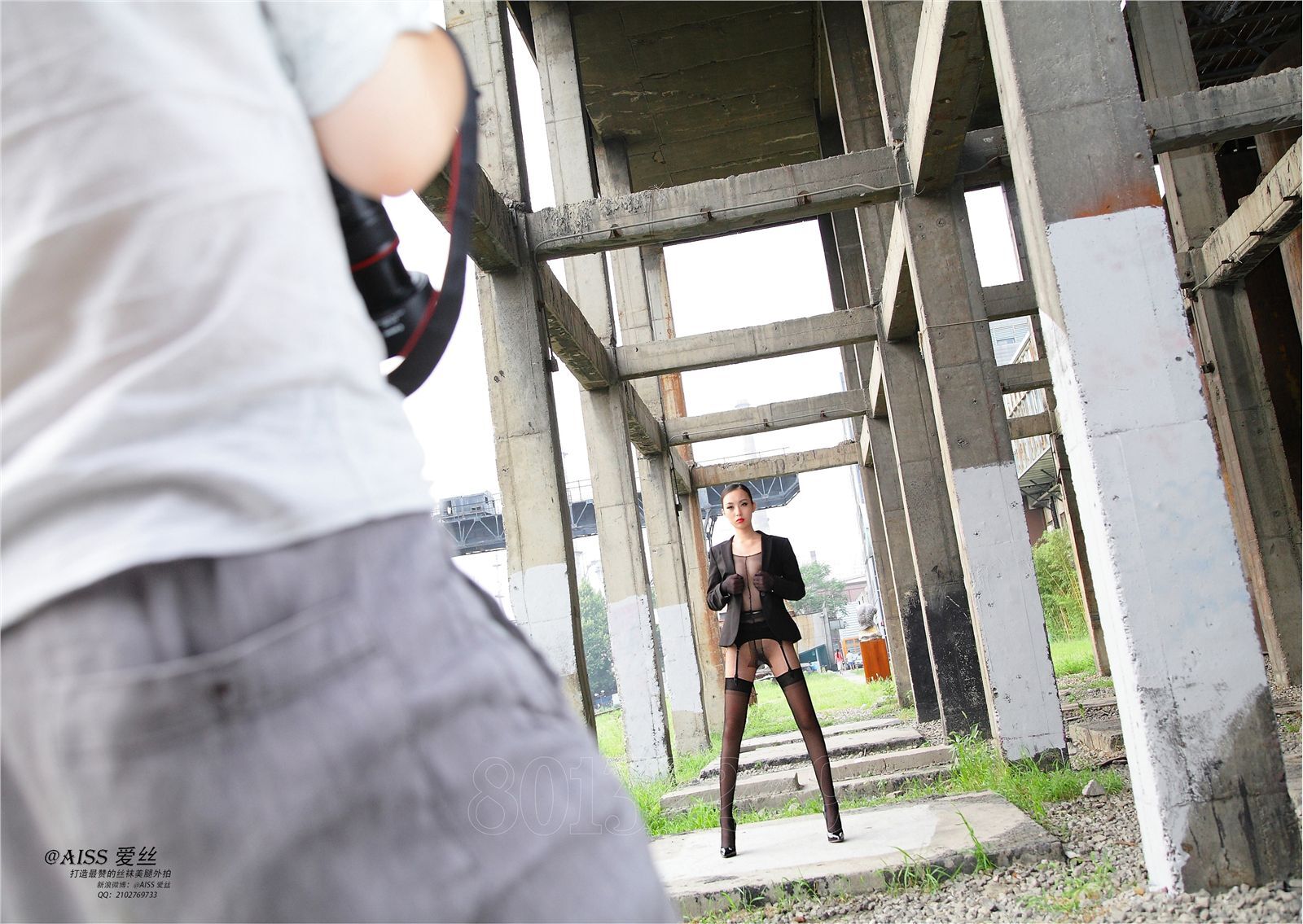 [AISS爱丝]丝袜美腿外拍瑶瑶《The-black-queen》完整版