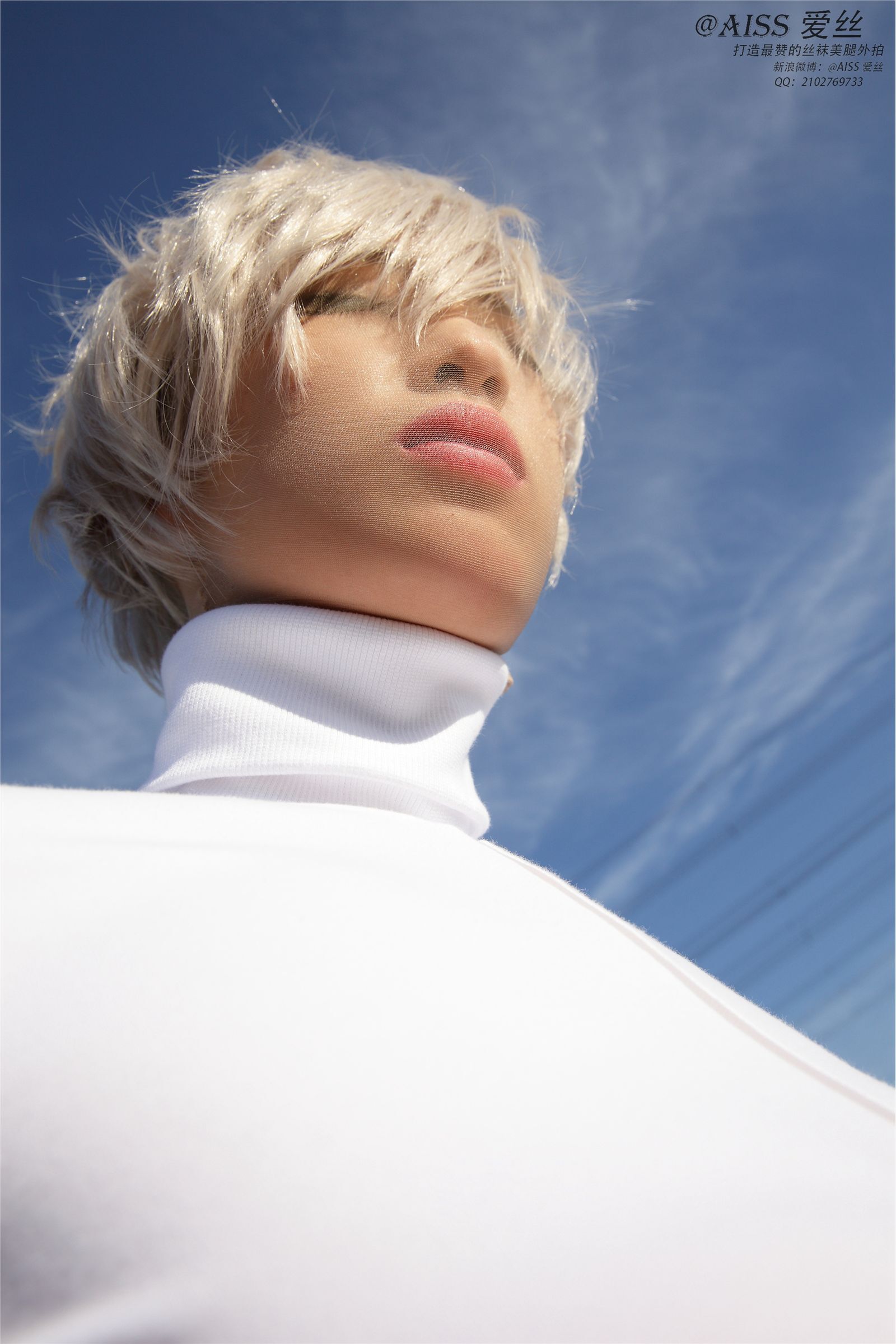 [AISS爱丝] 丝袜美腿外拍 高清原版预览图 - 丝之桥