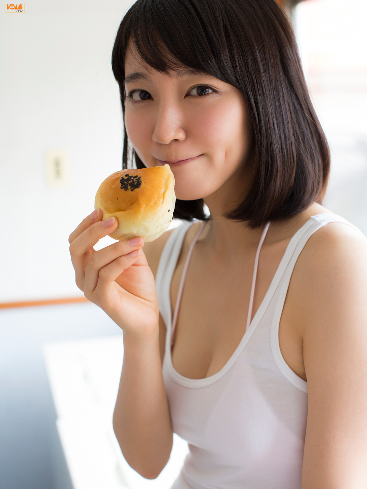 [BOMB.tv] GRavURE Channel 2015年06月号 Riho Yoshioka 吉岡里帆