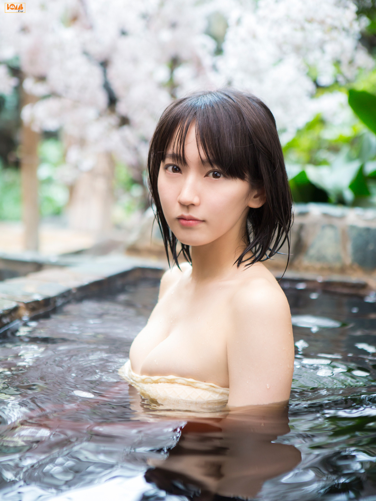 [BOMB.tv] GRavURE Channel 2015年06月号 Riho Yoshioka 吉岡里帆