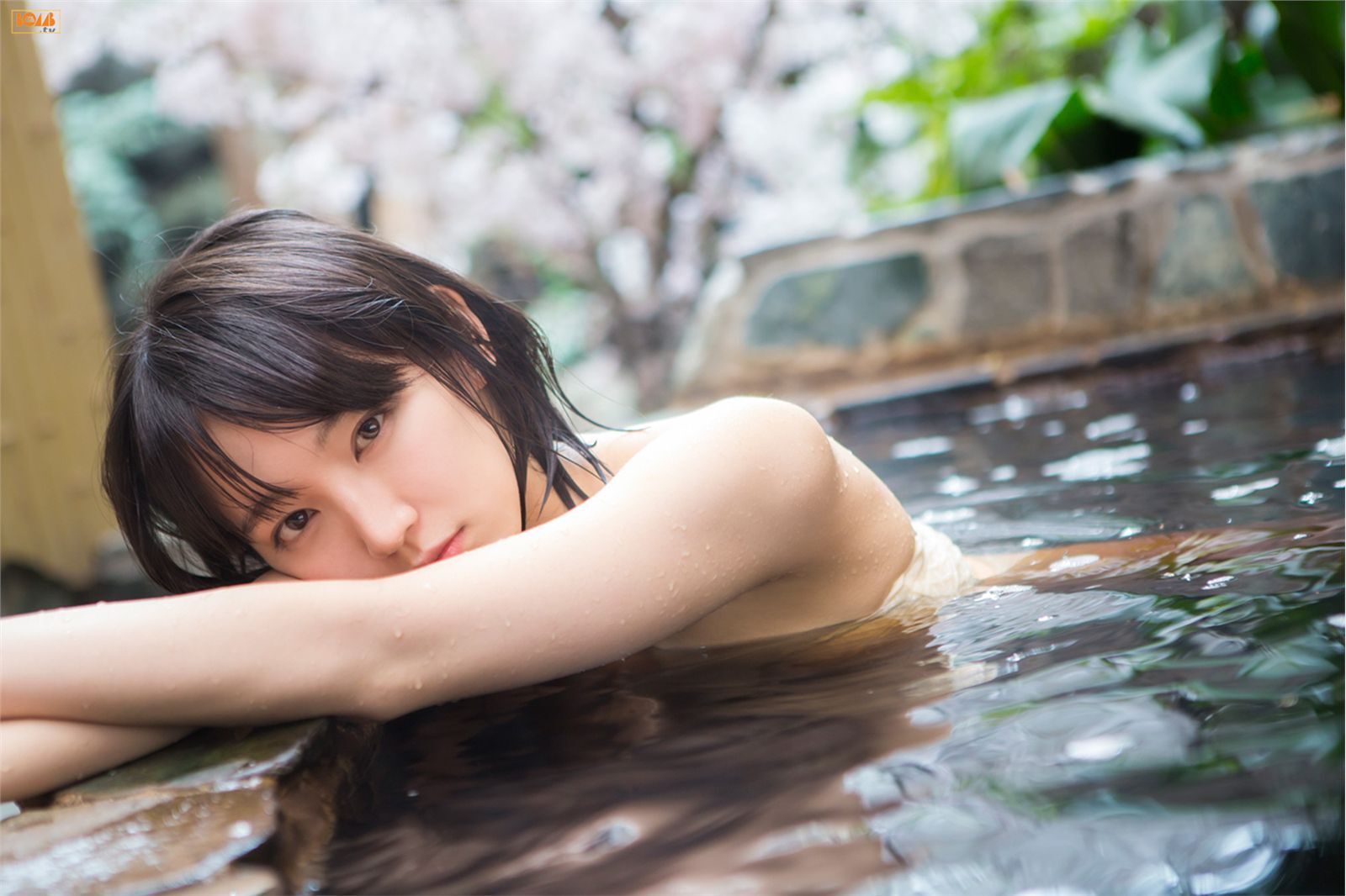 [BOMB.tv] GRavURE Channel 2015年06月号 Riho Yoshioka 吉岡里帆