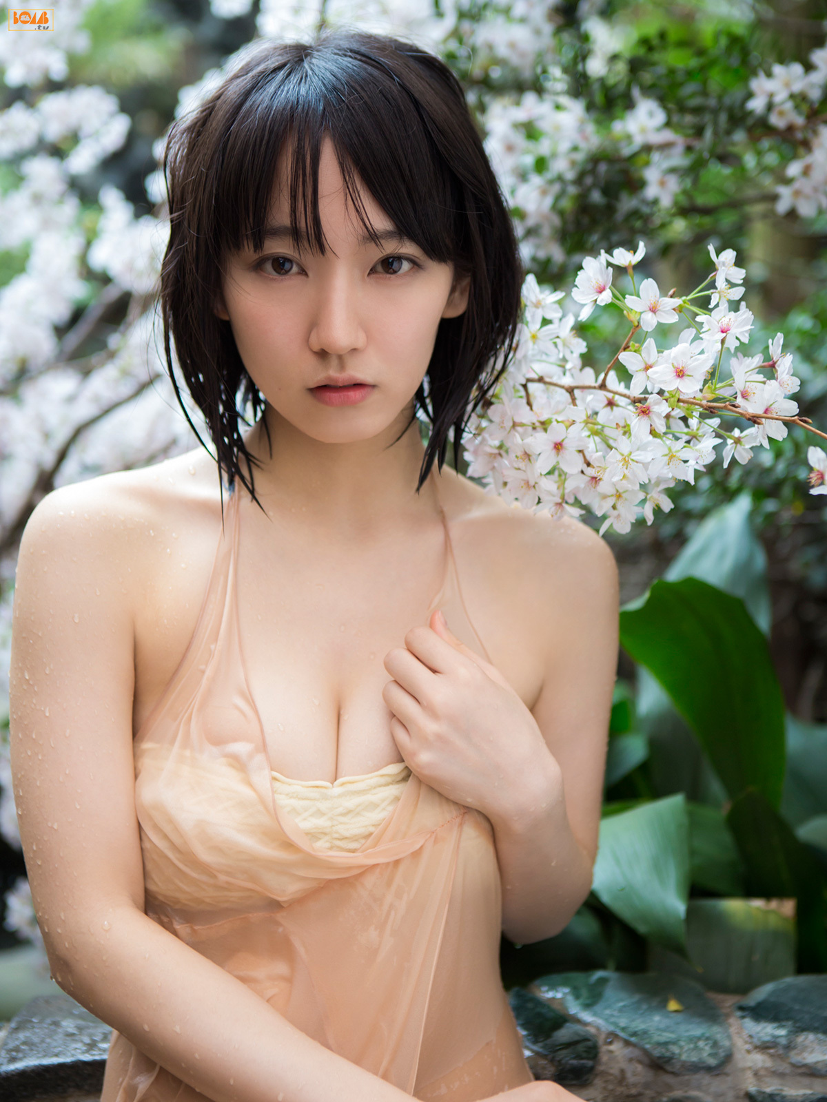 [BOMB.tv] GRavURE Channel 2015年06月号 Riho Yoshioka 吉岡里帆