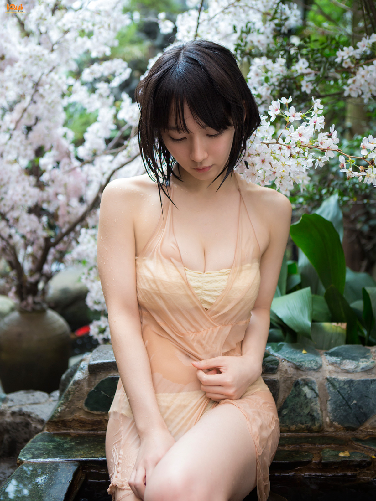 [BOMB.tv] GRavURE Channel 2015年06月号 Riho Yoshioka 吉岡里帆