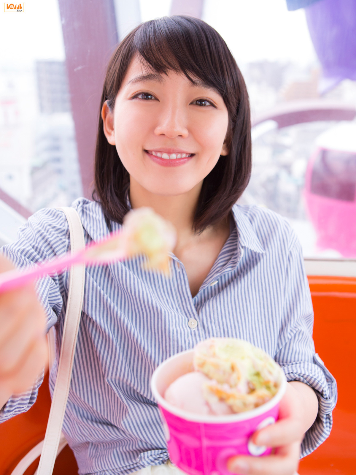 [BOMB.tv] GRavURE Channel 2015年06月号 Riho Yoshioka 吉岡里帆