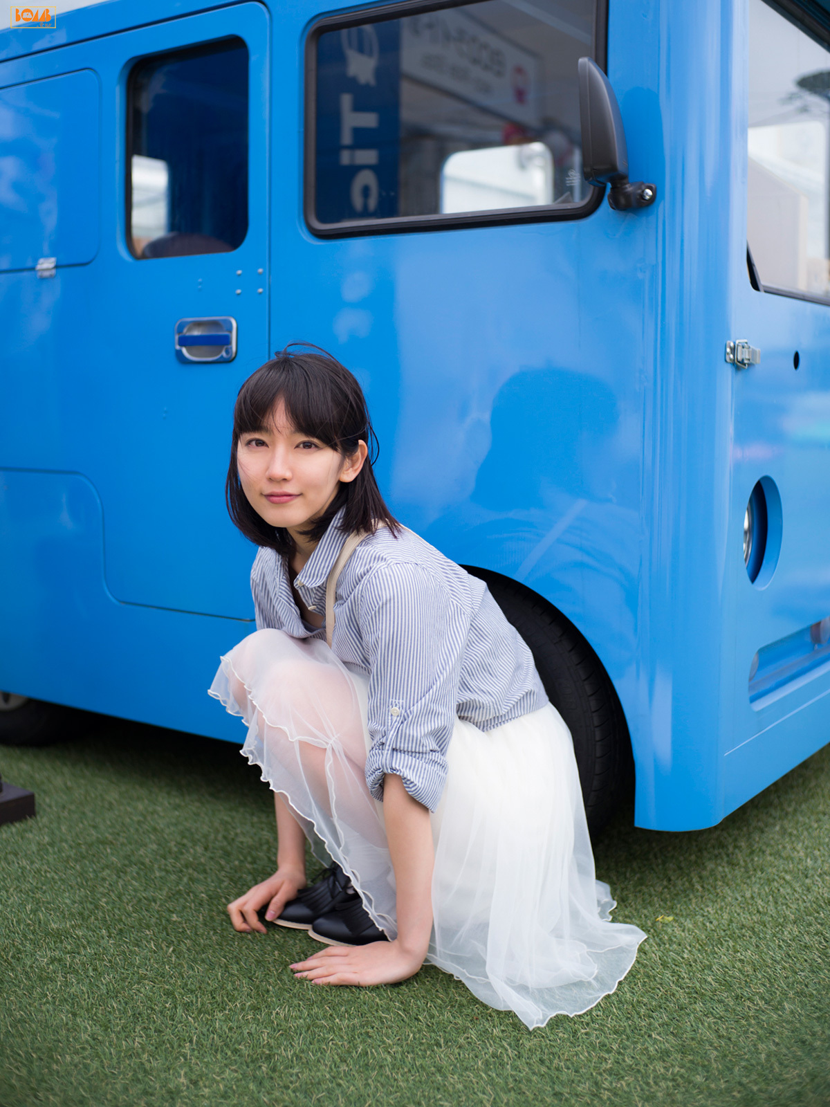 [BOMB.tv] GRavURE Channel 2015年06月号 Riho Yoshioka 吉岡里帆