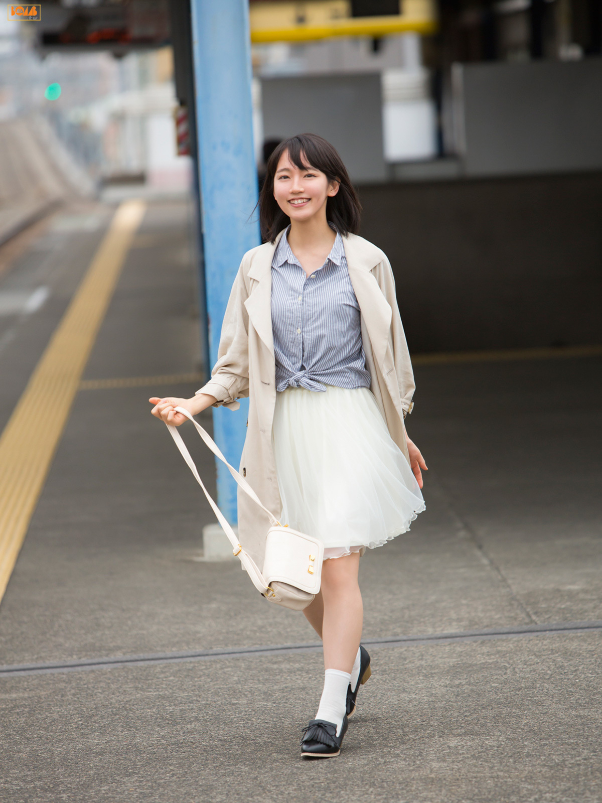 [BOMB.tv] GRavURE Channel 2015年06月号 Riho Yoshioka 吉岡里帆