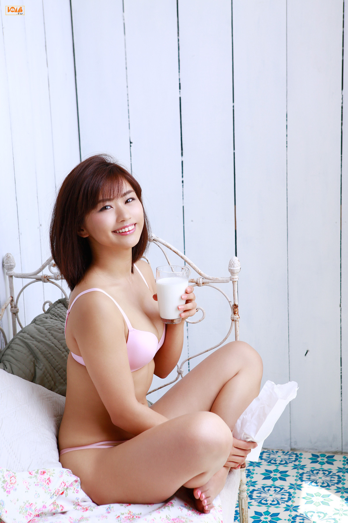 [BOMB.tv] GRavURE Channel 2015年07月号 Hitomi Yasueda 安枝瞳