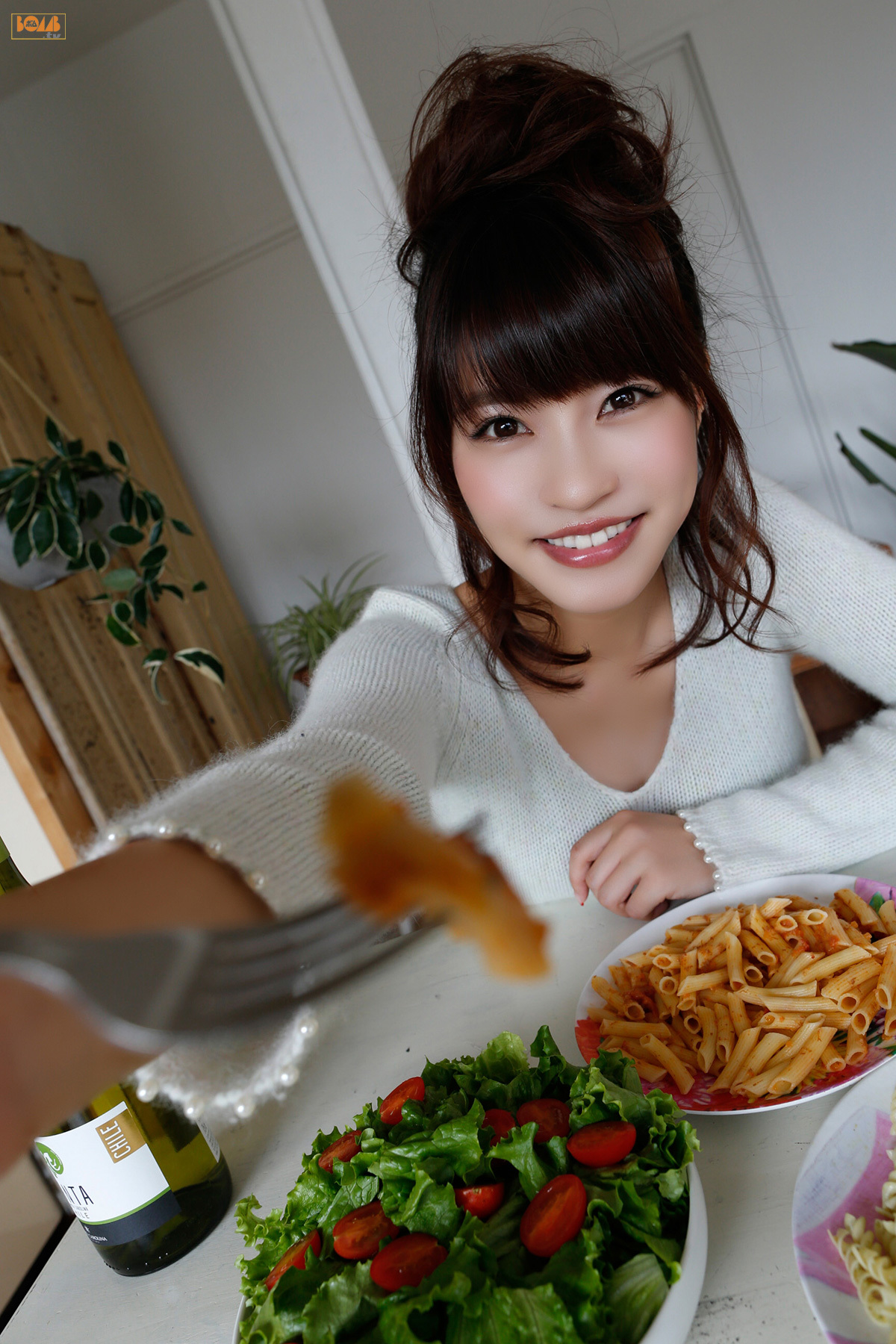 [BOMB.tv]2016年01月号 Asuka Kishi 岸明日香 - ほろ酔いクリスマス