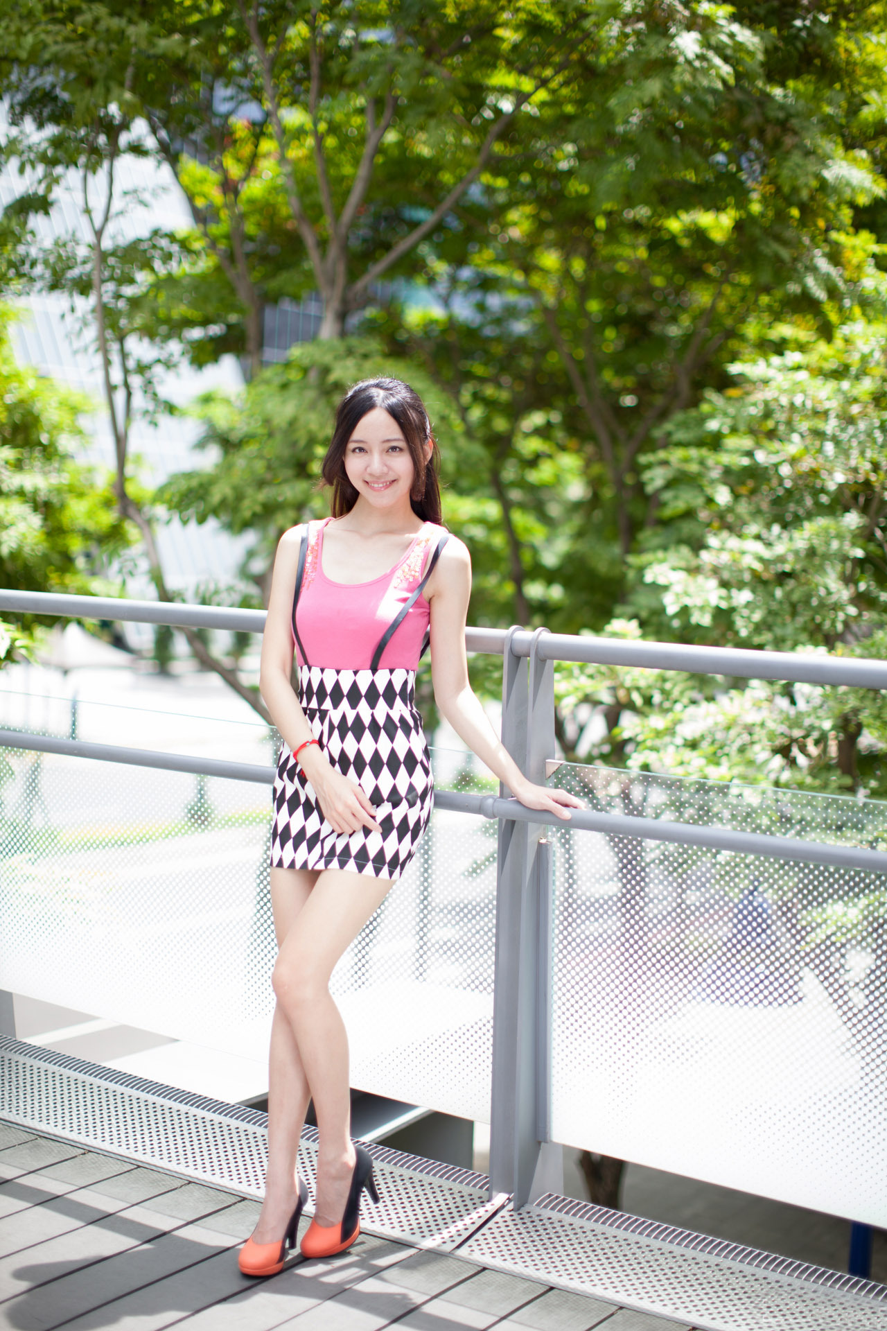 Beautyleg人气模特Anita林千如中央商圈外拍