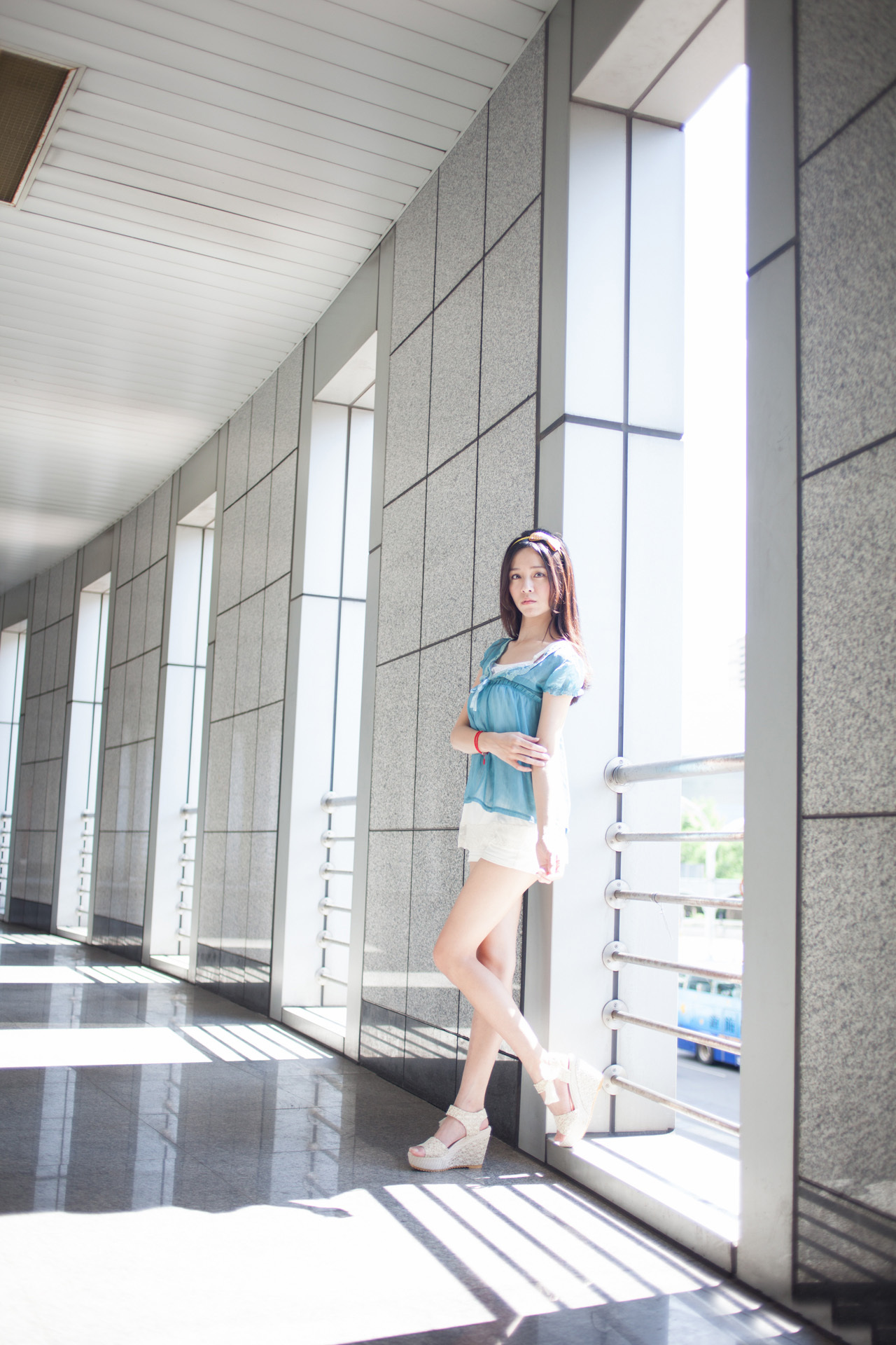 Beautyleg人气模特Anita林千如中央商圈外拍