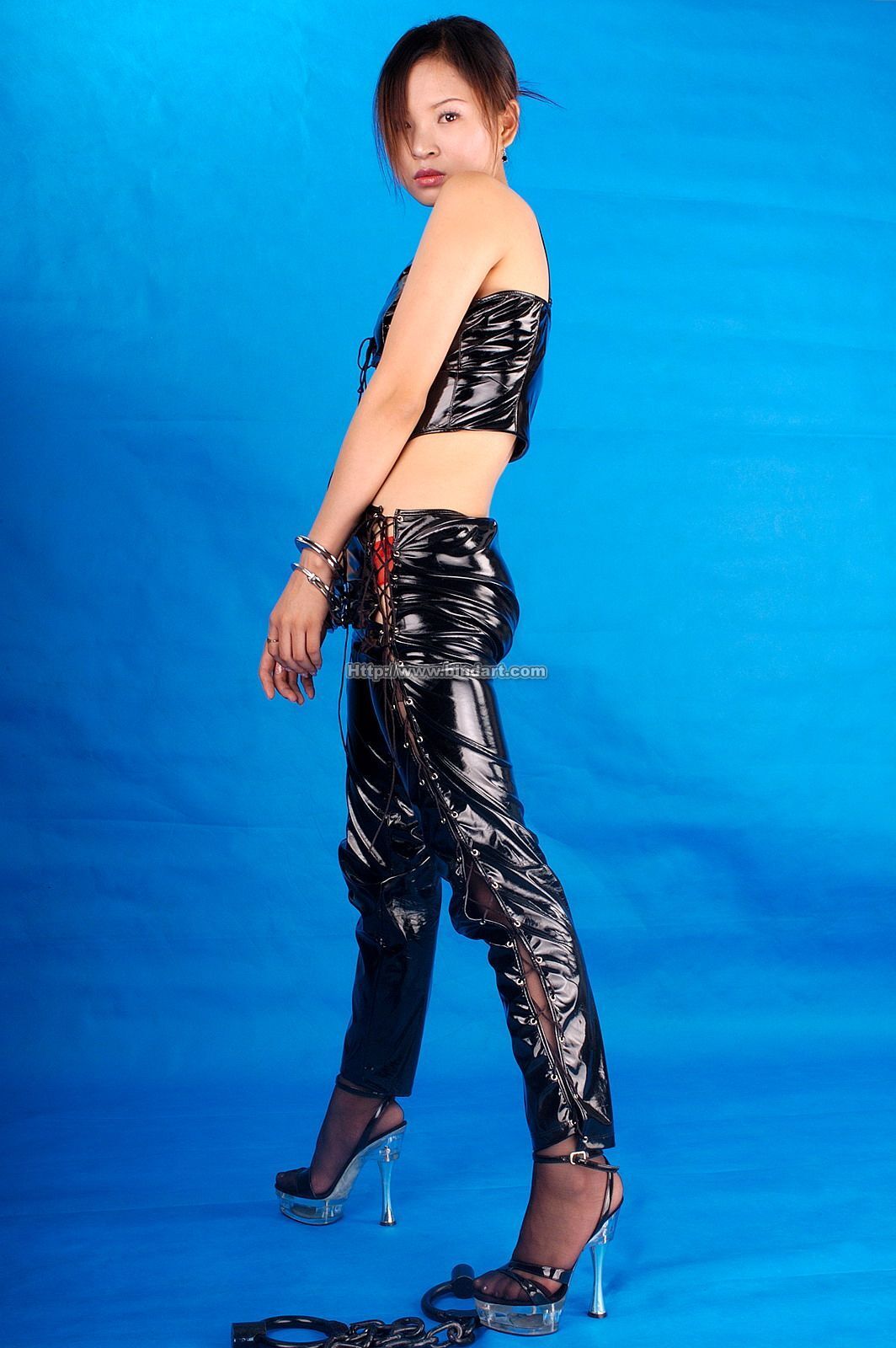 [Bindart美束]捆绑系列美女套图 2005-04-06