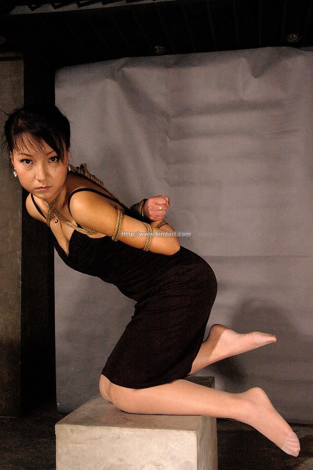 [Bindart美束] 捆绑性感美女 2006-01-13