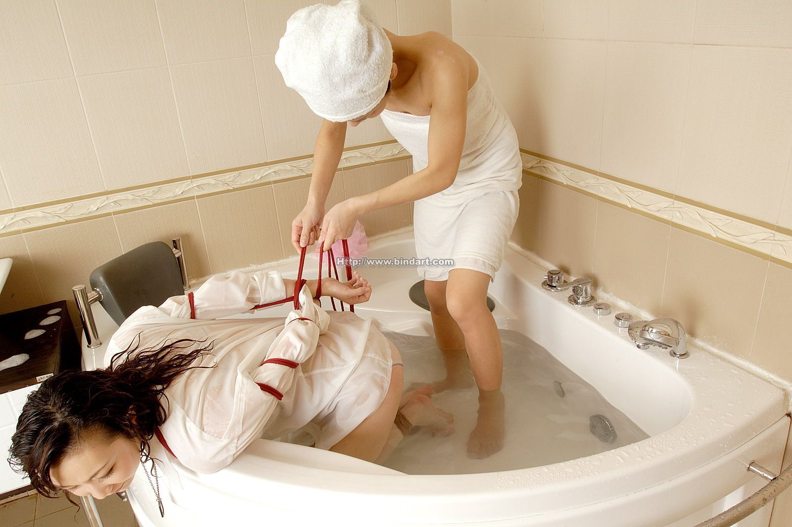 [Bindart美束] 捆绑性感美女 2006-01-31