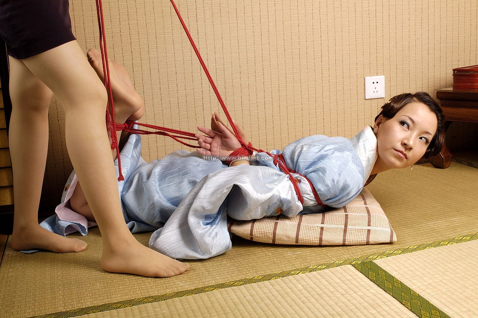 [Bindart美束] 高清捆绑美女写真 2006-08-29