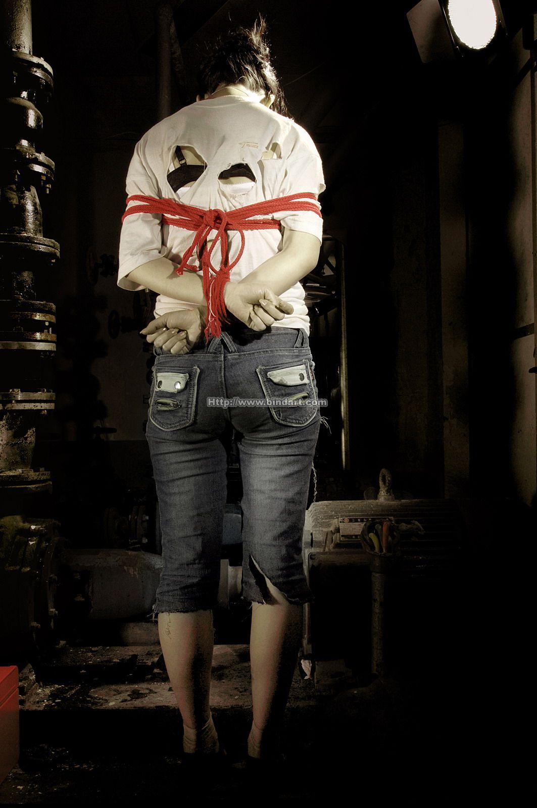 [Bindart美束] 捆绑性感美女 2006-12-13