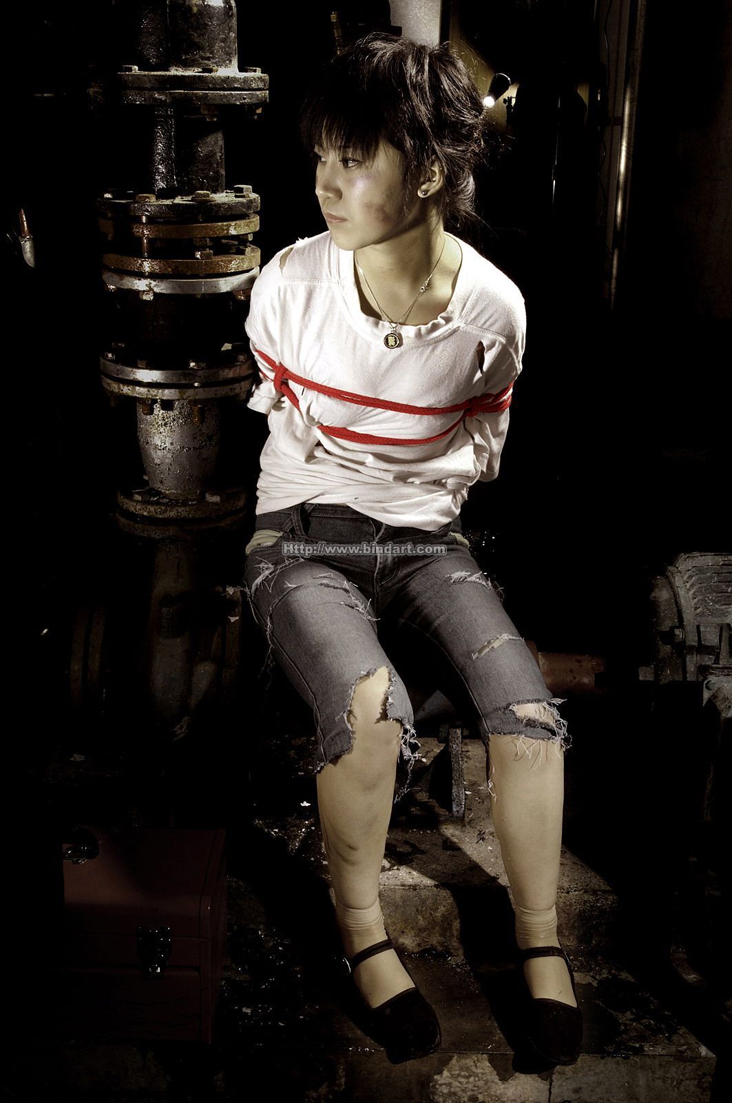 [Bindart美束] 捆绑性感美女 2006-12-13