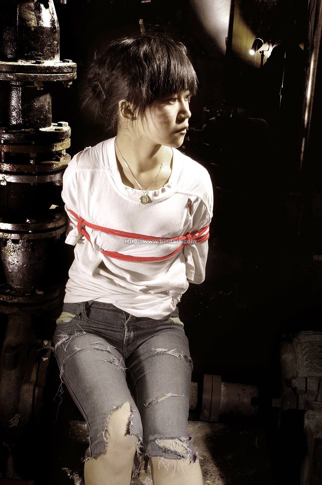 [Bindart美束] 捆绑性感美女 2006-12-13