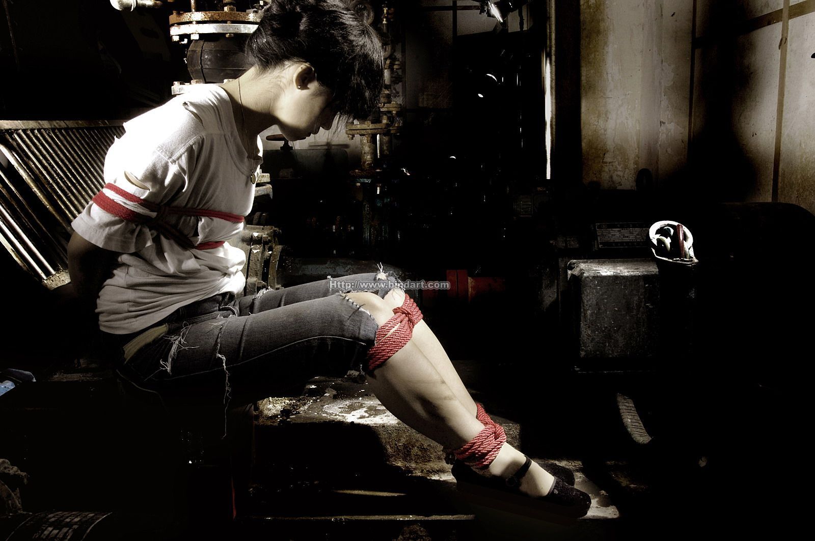 [Bindart美束] 捆绑性感美女 2006-12-13