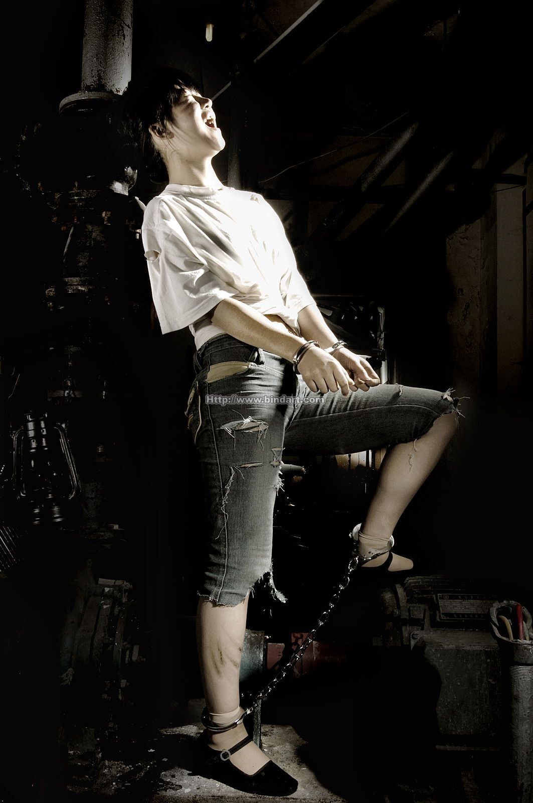 [Bindart美束] 捆绑性感美女 2006-12-15