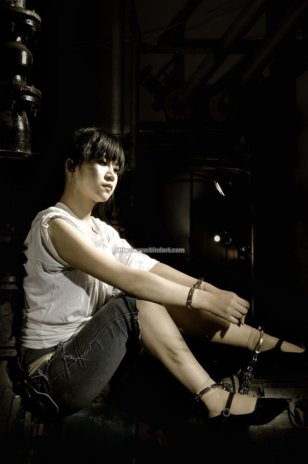 [Bindart美束] 捆绑性感美女 2006-12-15