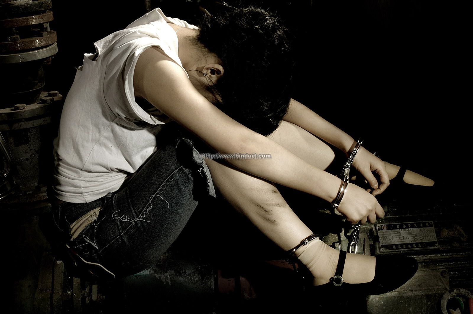 [Bindart美束] 捆绑性感美女 2006-12-15