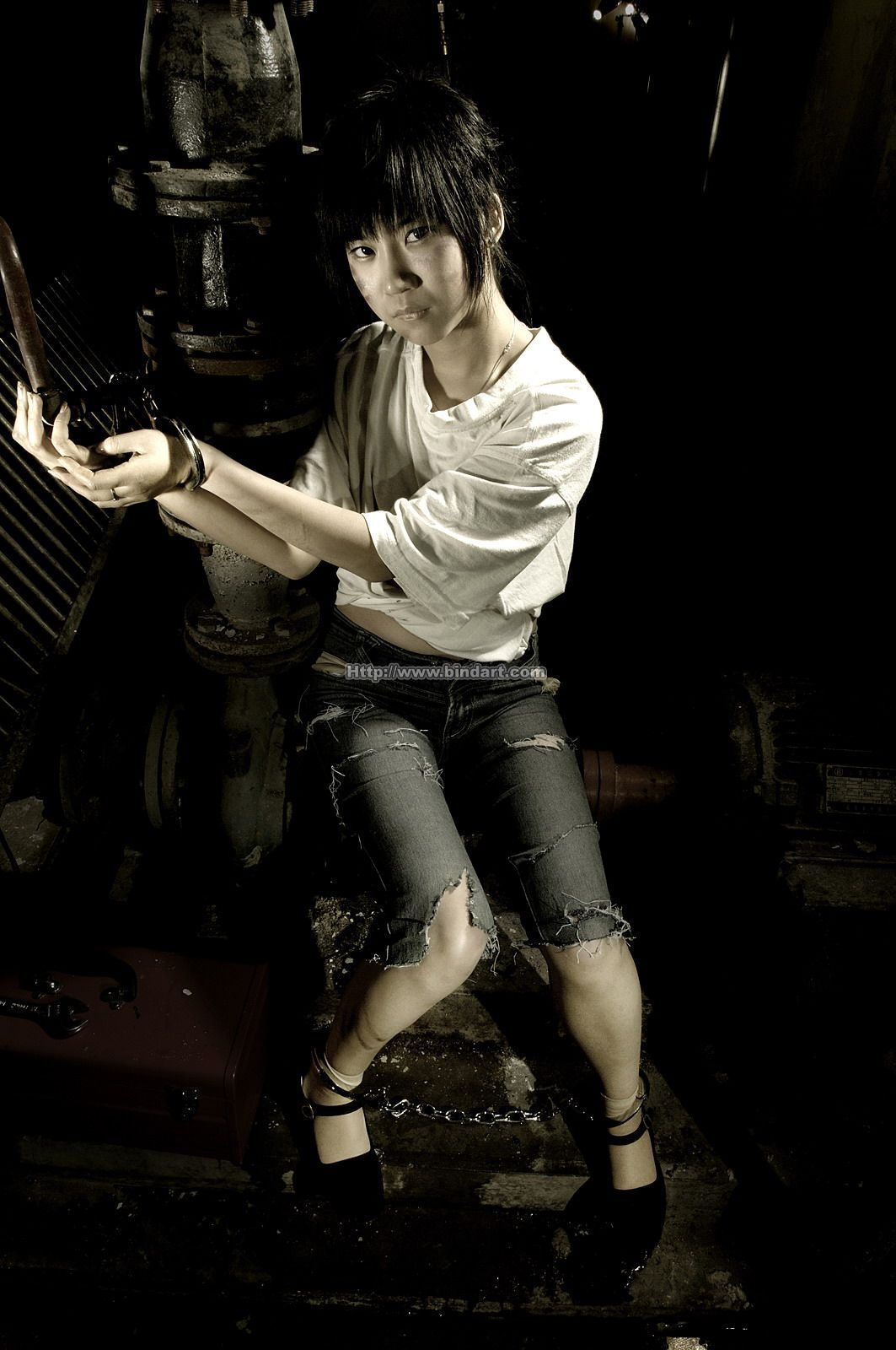 [Bindart美束] 捆绑性感美女 2006-12-15