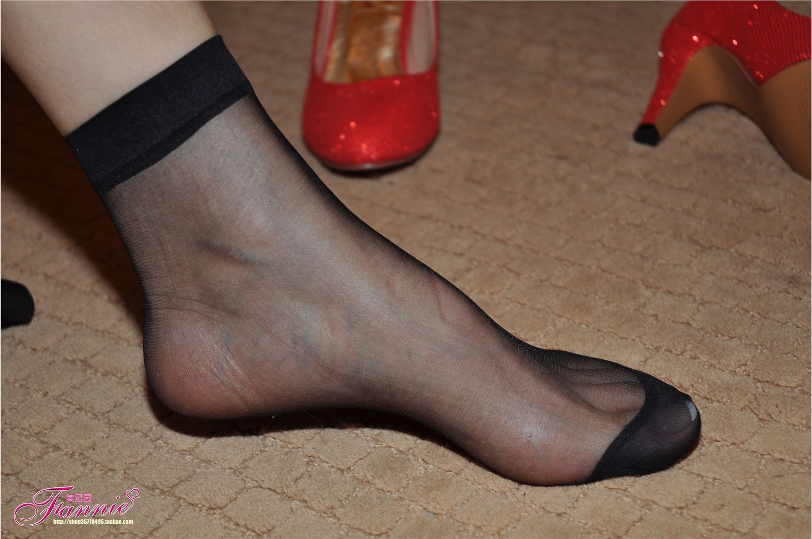 Fannie芬妮高清原图之黑丝特写(2)NO.168