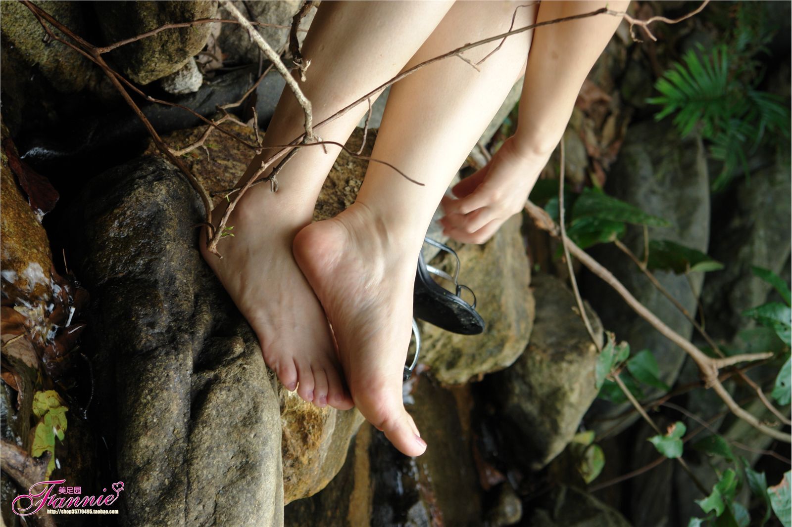 Fannie芬妮高清原图之极致高跟魅惑寂静山林NO.191