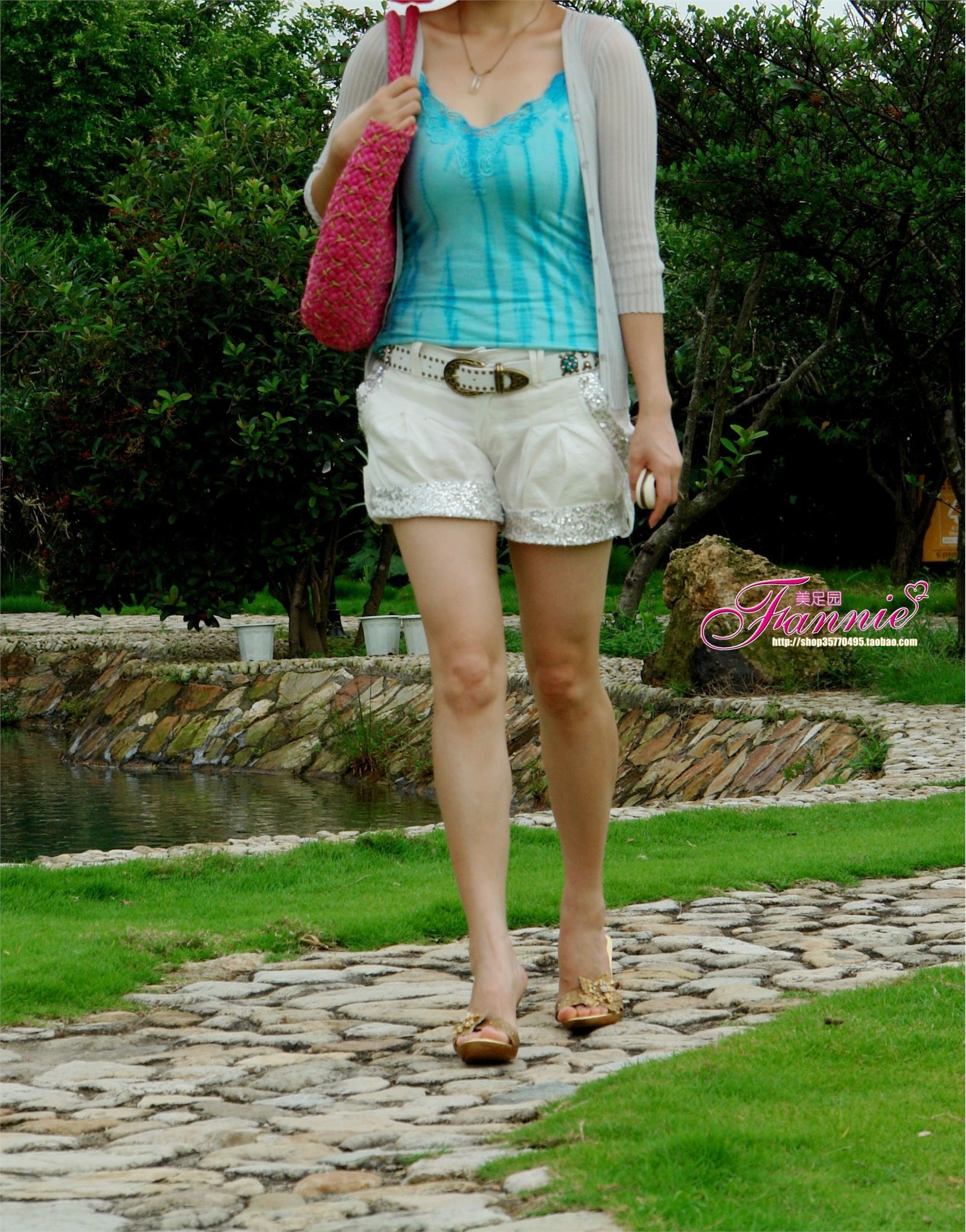 Fannie芬妮高清原图之金色凉拖NO.231