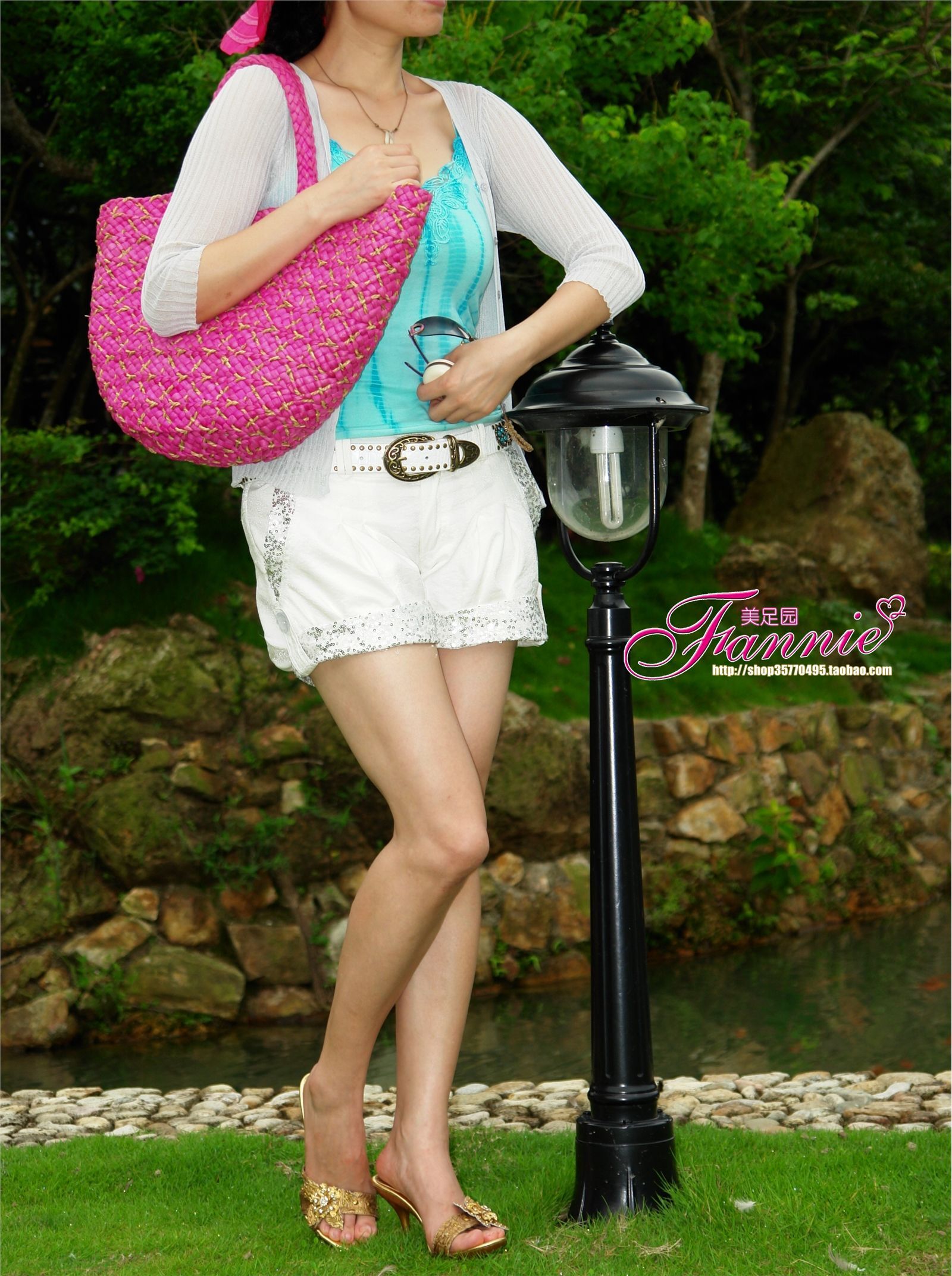 Fannie芬妮高清原图之金色凉拖NO.231