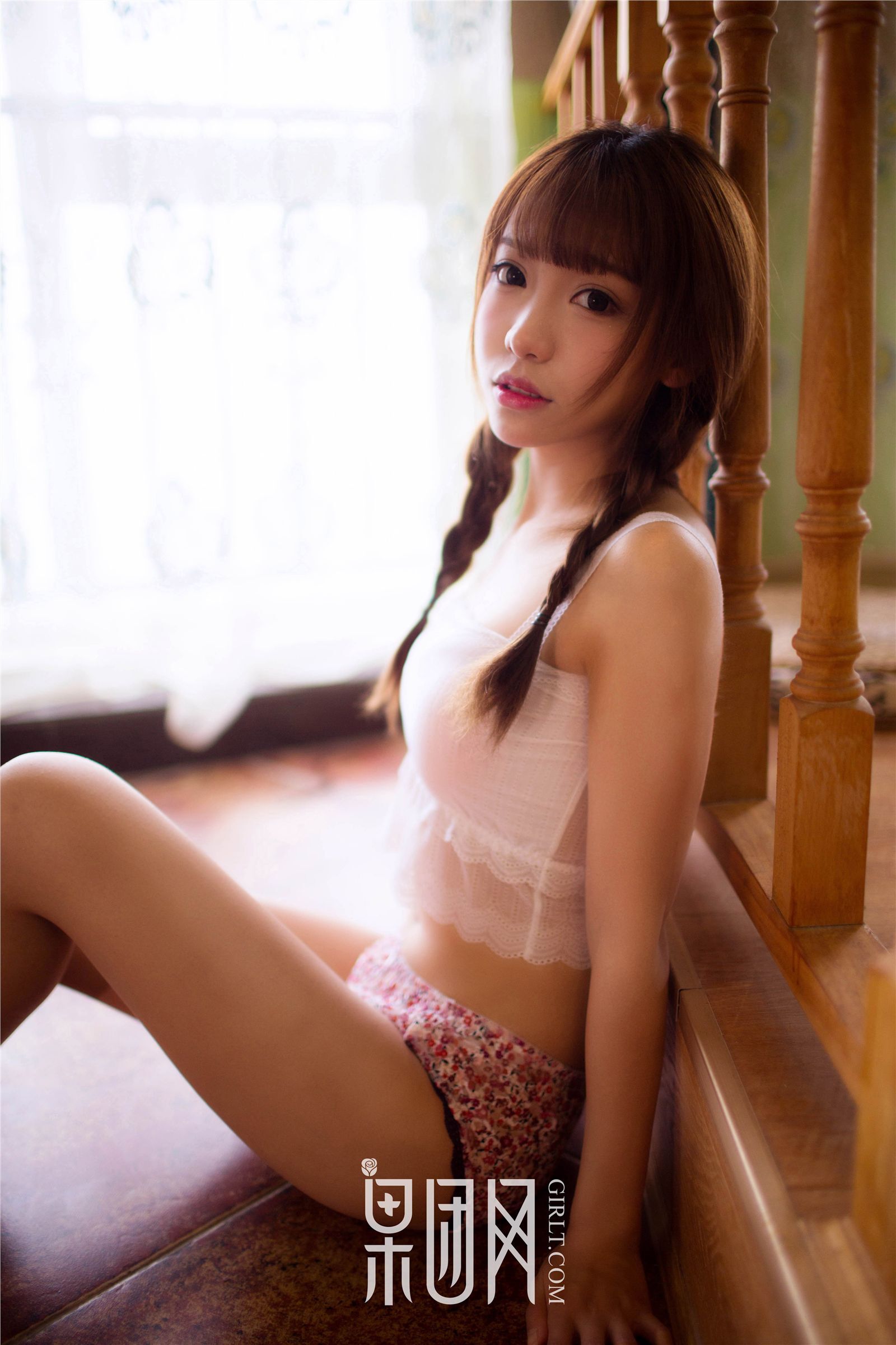 [Girlt]果团 Vol.021 水花花不是水哗哗 天真萝莉双马尾，哥哥还不束手就擒！