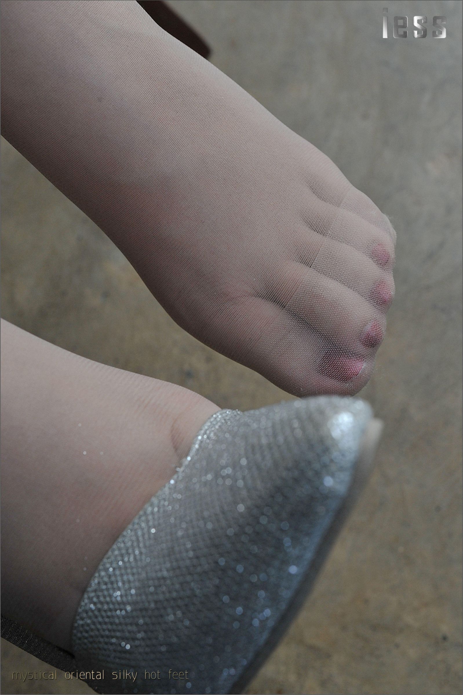 [IESS异思趣向] 2016.10.01 《丝足高跟与牛仔裤 2》张馨月