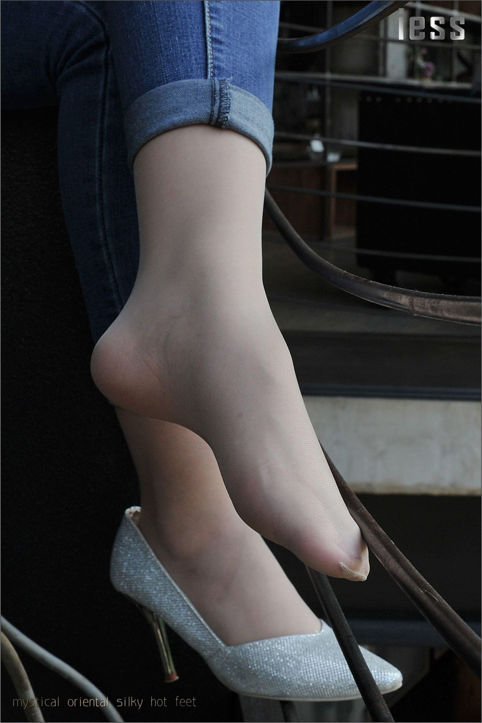 [IESS异思趣向] 2016.10.01 《丝足高跟与牛仔裤 2》张馨月