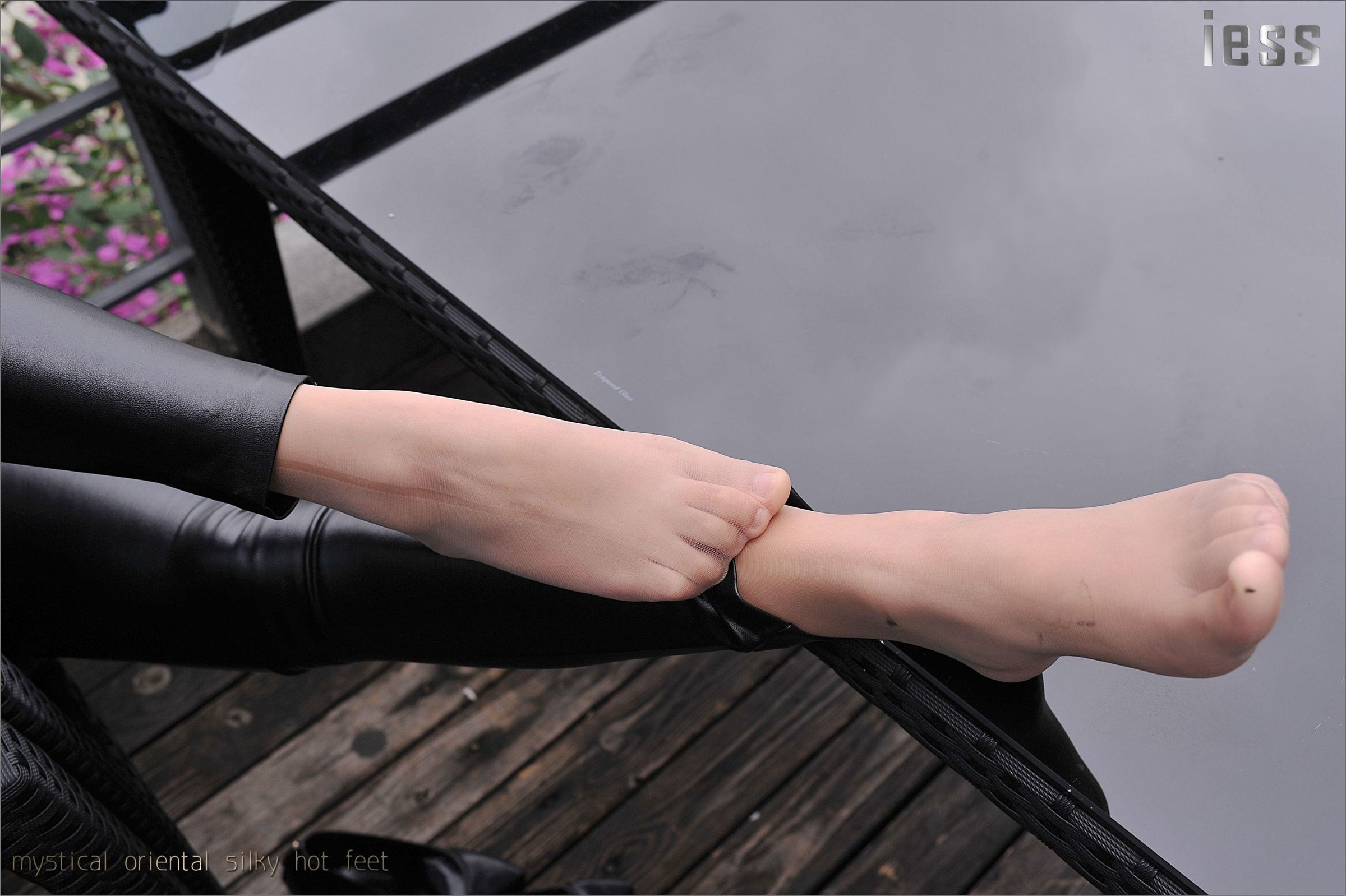 [IESS异思趣向] 2016.10.21 NO.021《紧绷皮裤与顺滑肉丝 2》羊羊