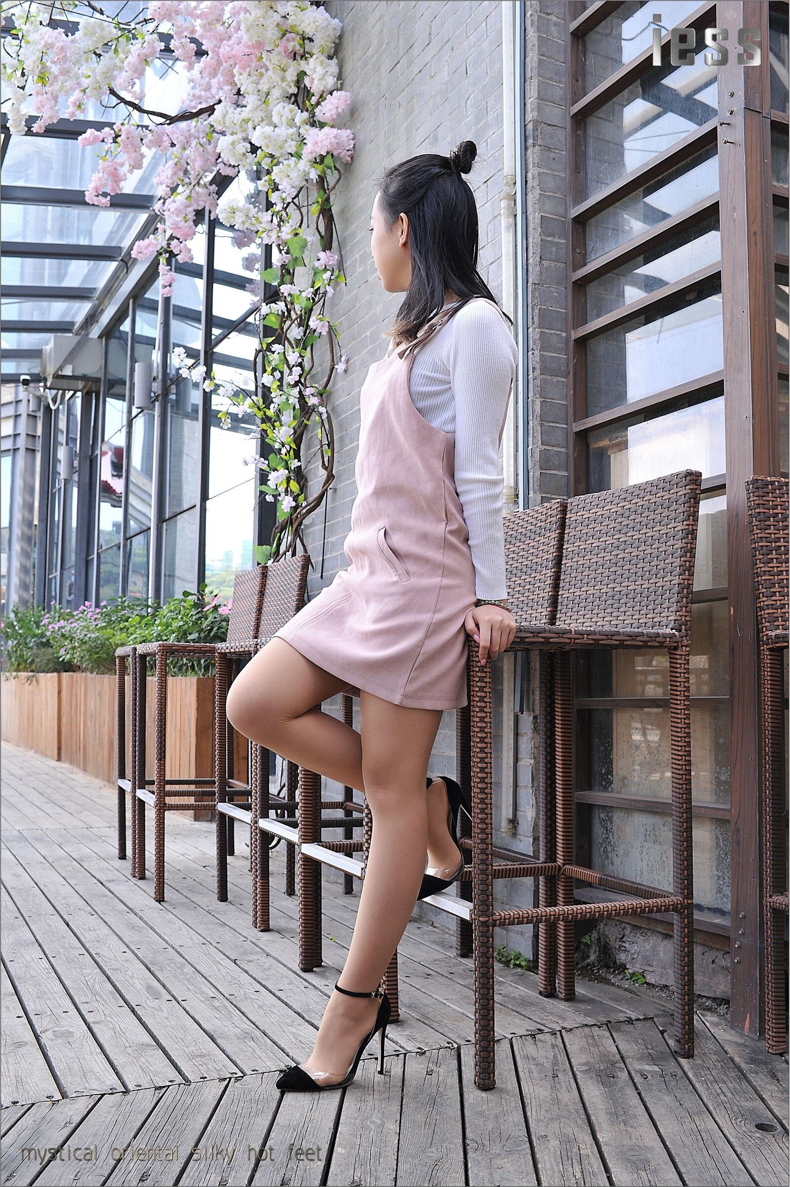 [IESS异思趣向] 2016.11.10  No.030《肉丝优足露趾高跟》馨月